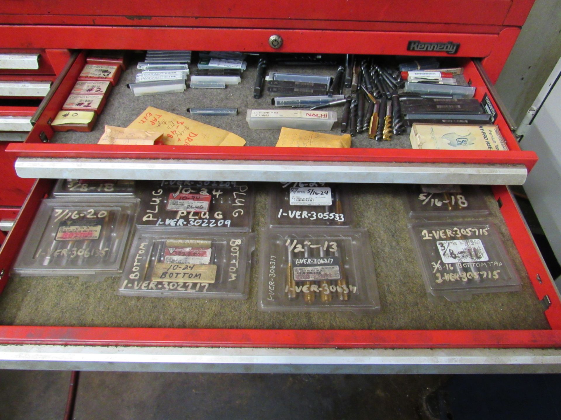 KENNEDY TOOL BOX WITH CONTENTS - ON CASTERS - Image 5 of 9