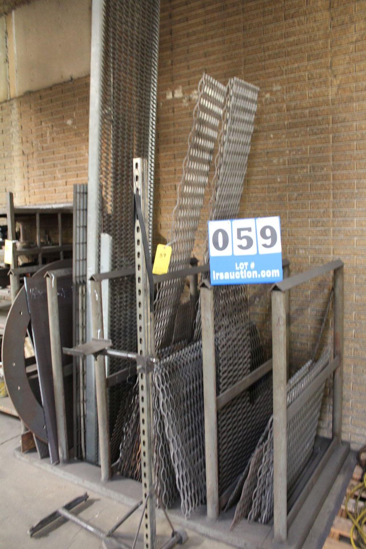 STEEL STORAGE RACK W/ CONT: ASST GRATE FLATSTOCK PLATE W/ HD STORAGE RACK W/ CONTS