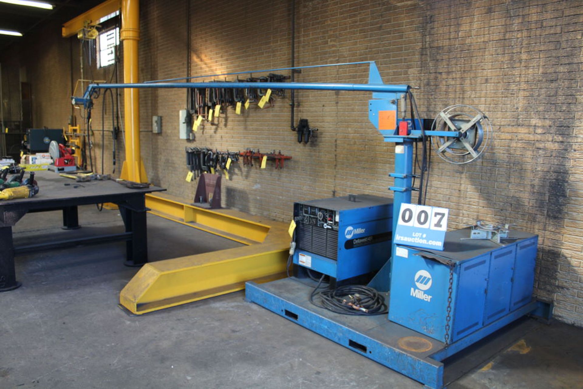 MILLER WELDING PLATFORM W/ DELTAWELD 451 & JK-48 WIRE FEEDER