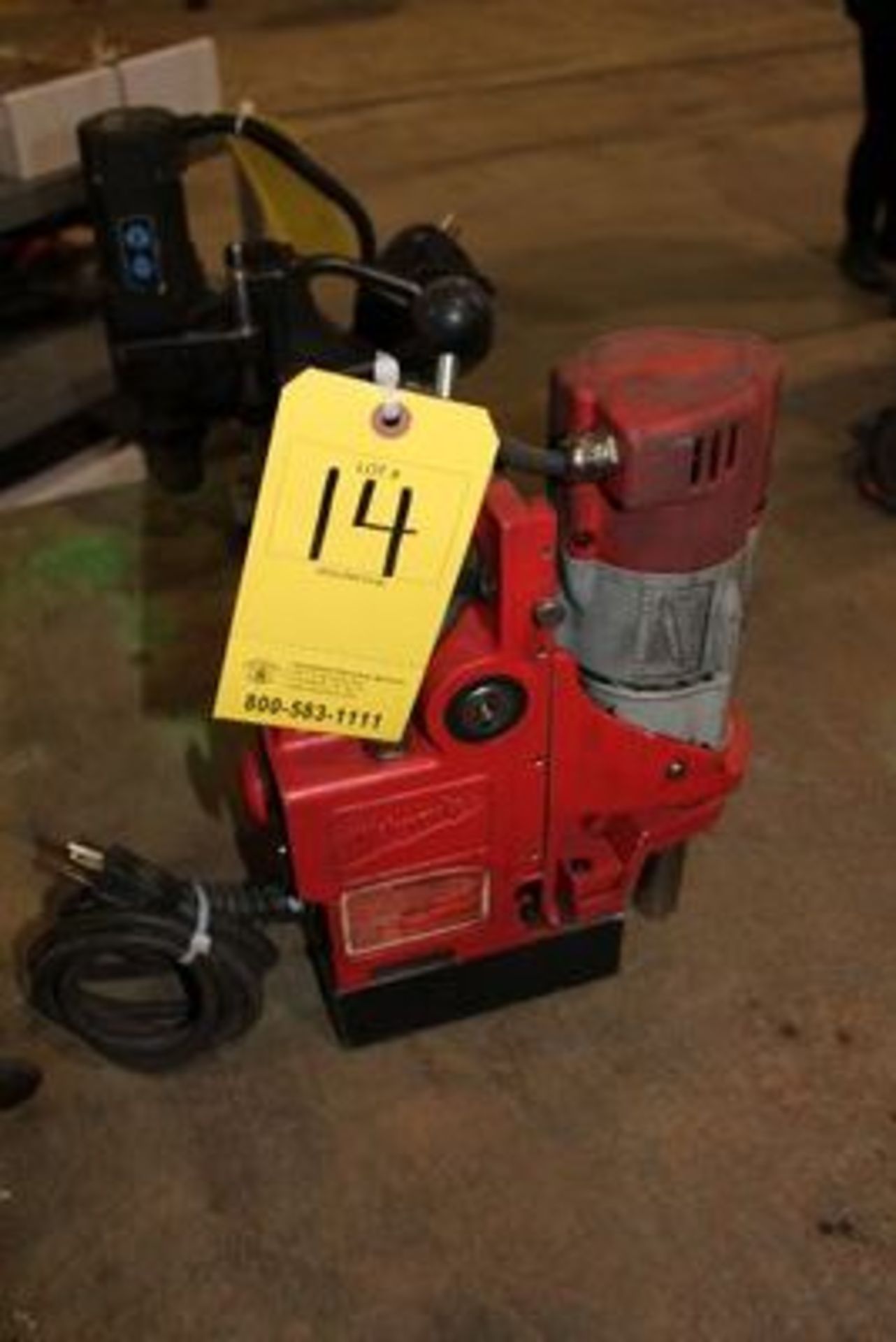 MILWAUKEE MAGNETIC DRILL
