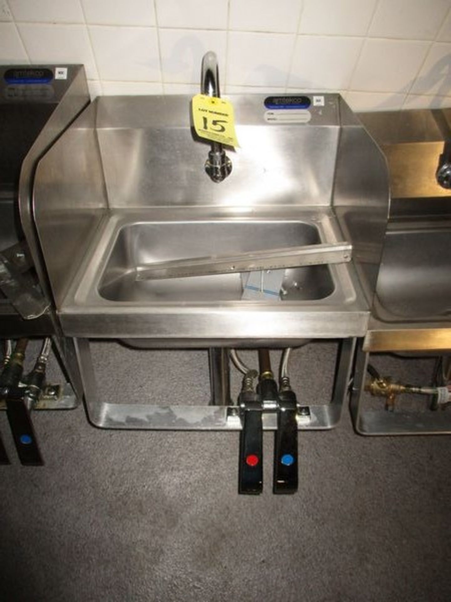 Amtekco DH-19D S.S. Single Pocket Sink, Knee Valve, Side Splashes (Asset Located in Brighton, MA)