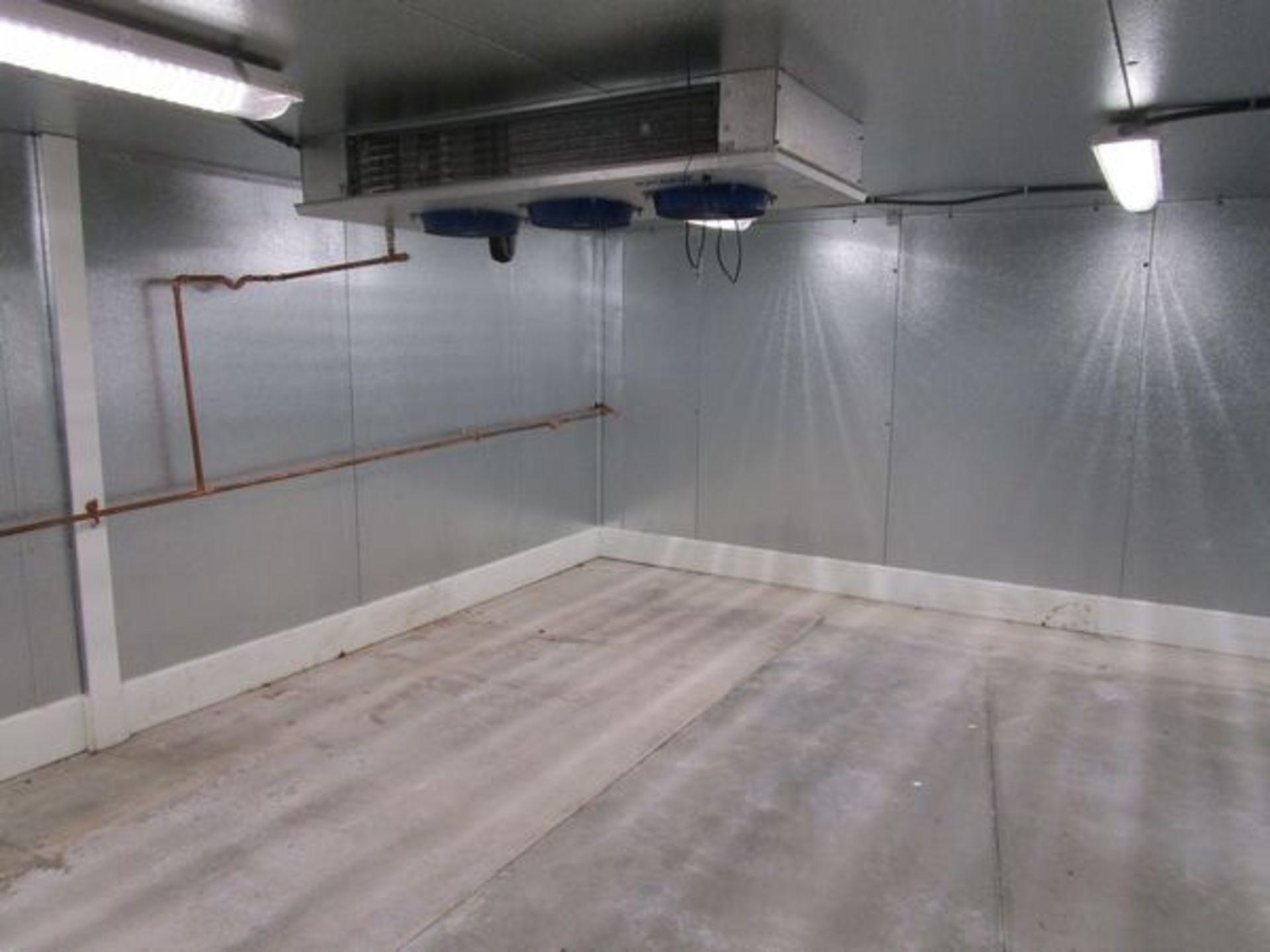 (Lot) Combination Walk-In Cooler/Freezer, Cooler, 17'x20 1/2', 350 Sq. Ft., Freezer 10'x10', 100 Sq. - Image 2 of 6