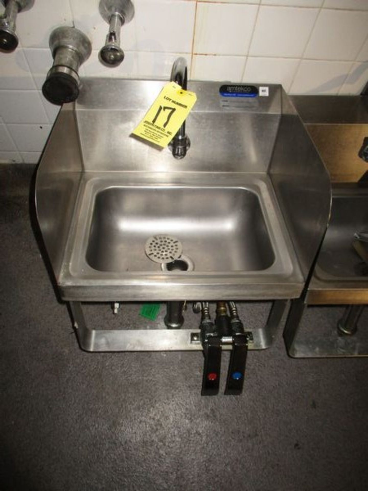 Amtekco DH-19D S.S. Single Pocket Sink, Knee Valve, Side Splashes (Asset Located in Brighton, MA)