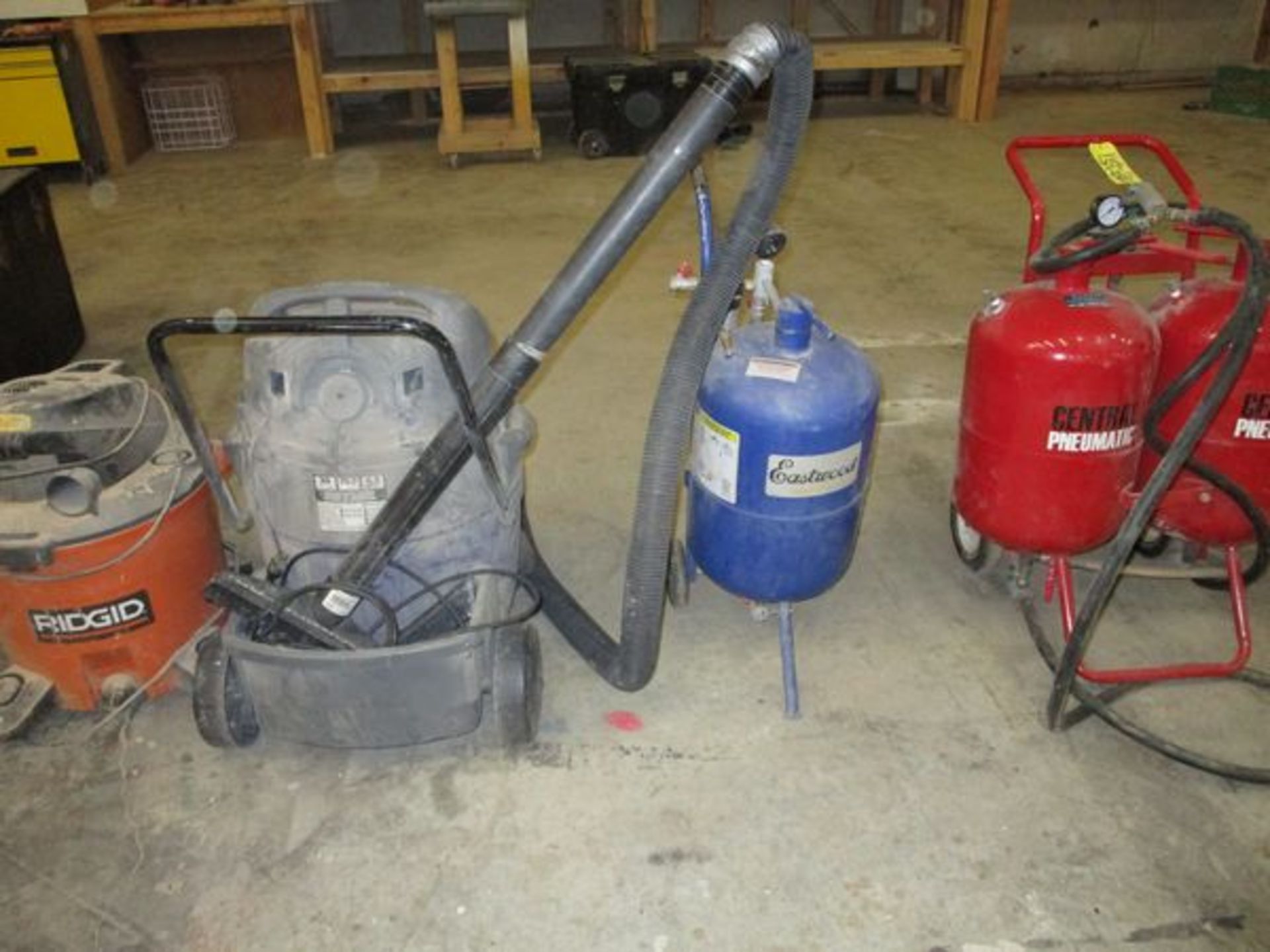 LOT 2 Vacuums, 2 Air Tanks