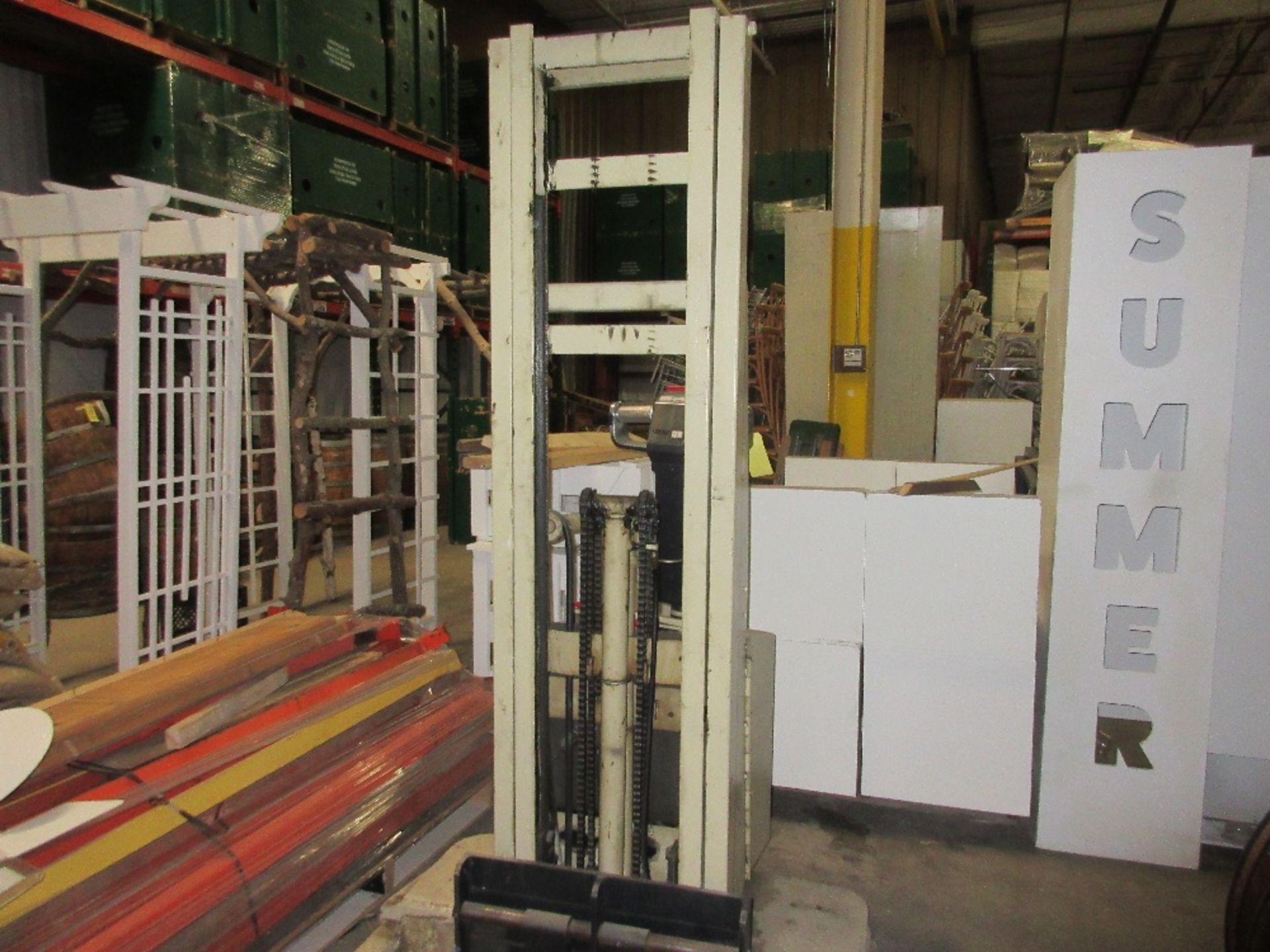 Crown Pallet Lift, Electric - Image 2 of 6