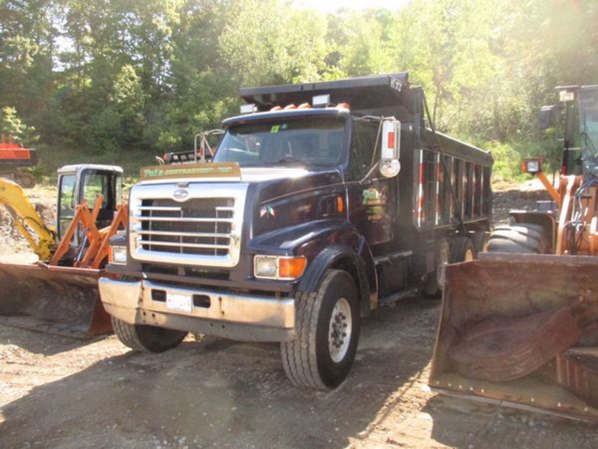 2000 Sterling LT9500 Tandem Axle Dump Truck V/N 2FZNEXYB0YAB41551