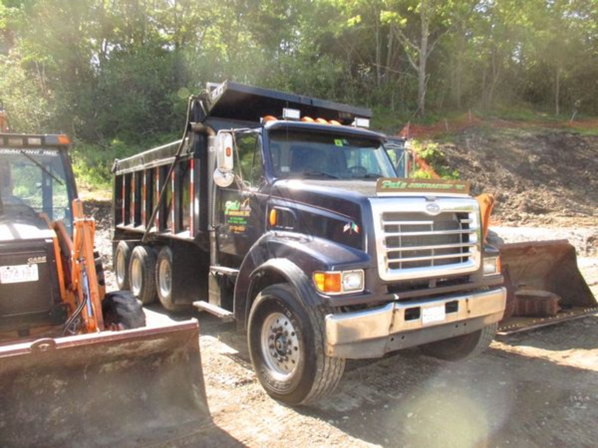 2000 Sterling LT9500 Tandem Axle Dump Truck V/N 2FZNEXYB0YAB41551 - Image 2 of 4