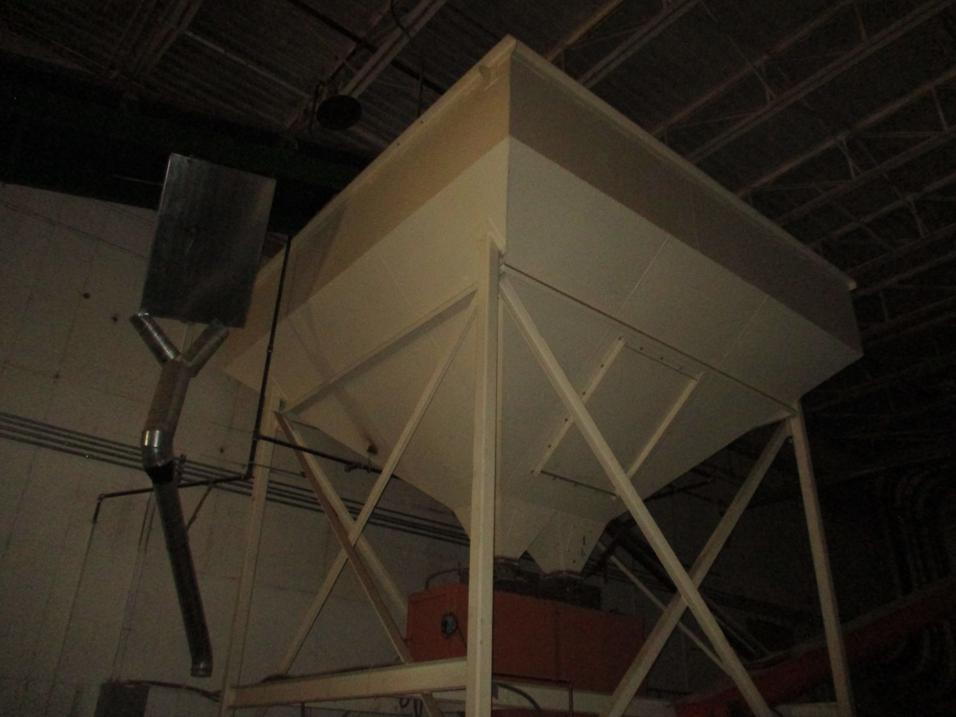 12 Ton Twin Scale Feed Hopper w/663 Control