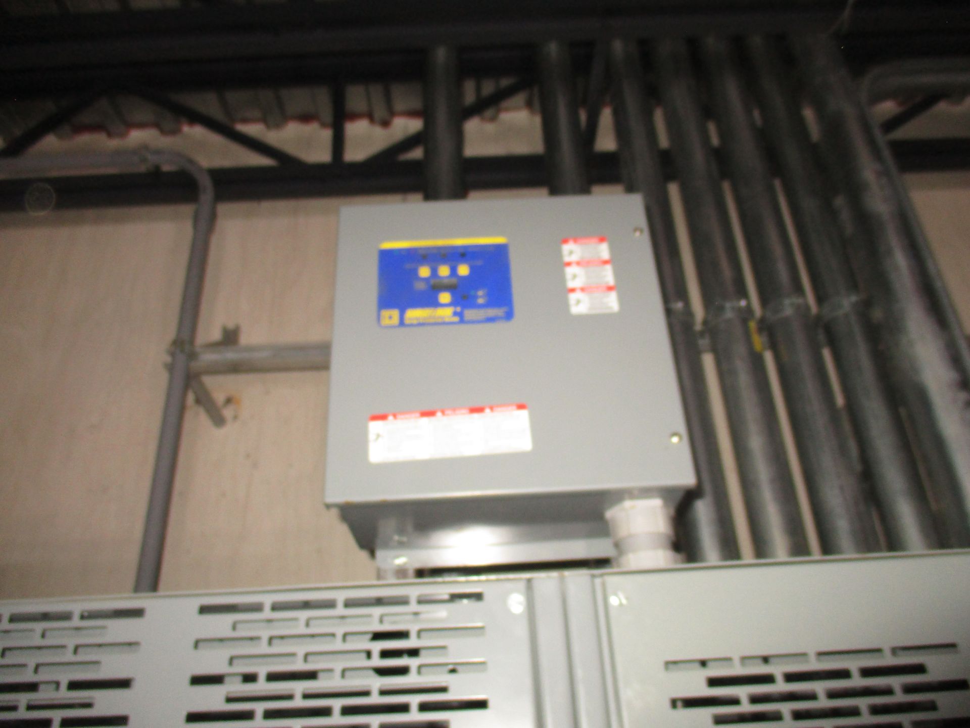 Square D 3000 Amp Enclosure Cabinet w/(1) NW30H Circuit Breaker Interruptor, (2) MJ600 Breakers, (1) - Image 4 of 4