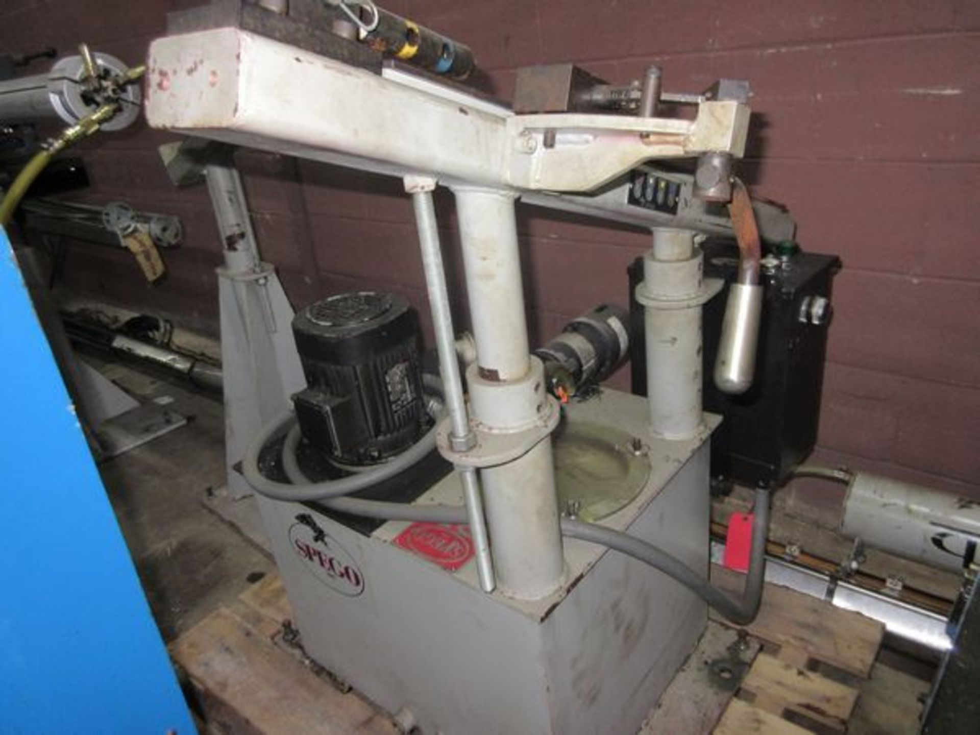 Spego Turnamic 124 Bar Feed w/Stands - Image 2 of 2