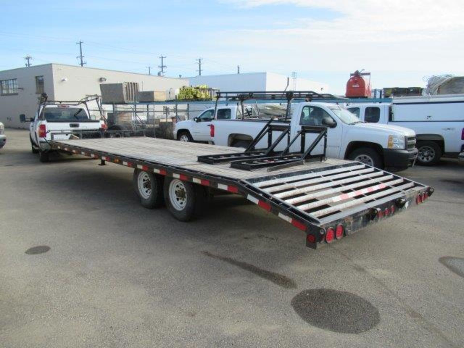 2013 PJ EQUIPMENT TRAILER, BEAVER TAIL, RAMPS, TANDEM AXLE, 21 FT DECK S/N 4P5F82425D1182598 - Image 4 of 4