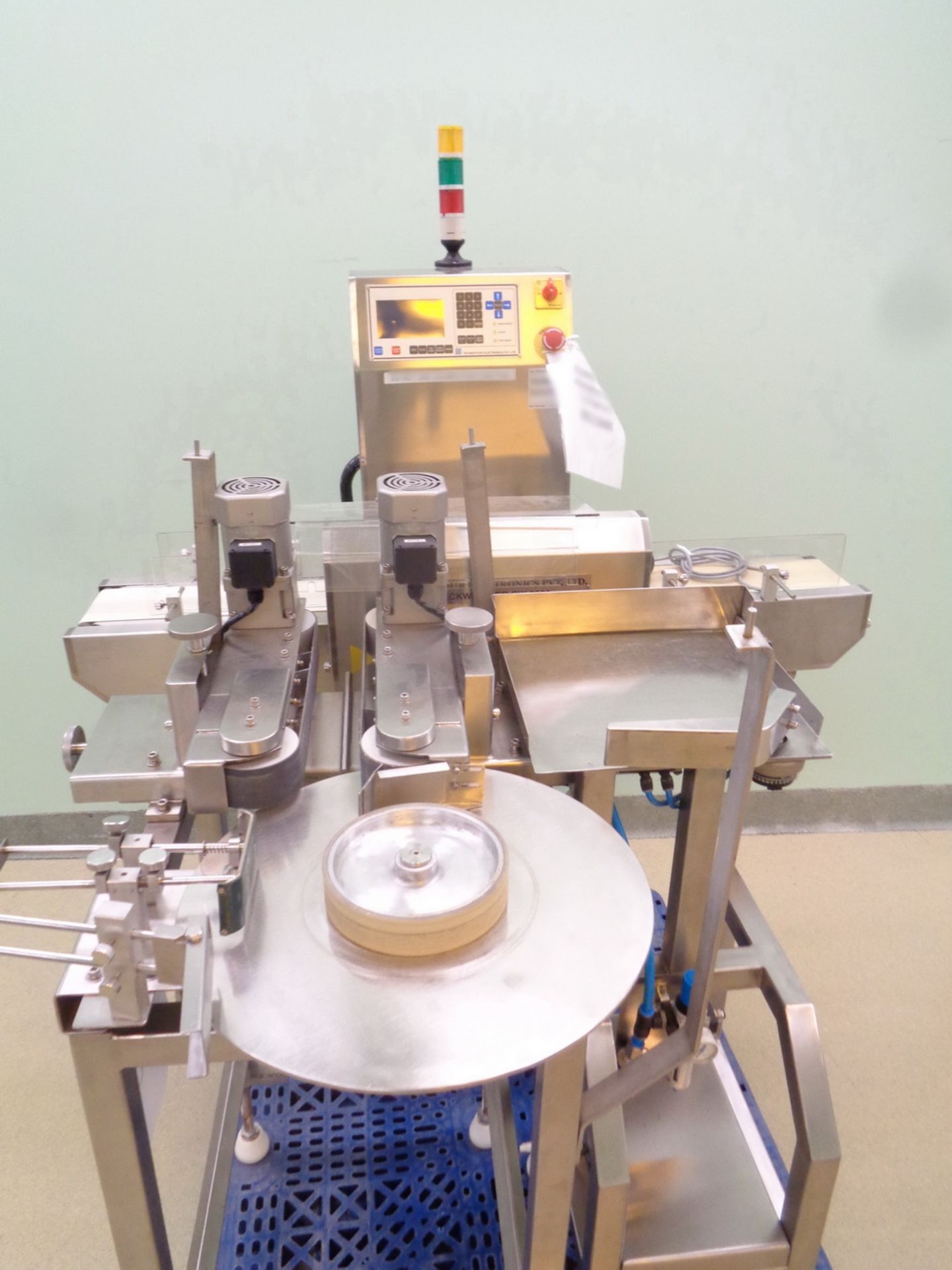 Technofour Electronics PVT.LTD Checkweigher, Model CW-3000, S/N 9741, maximum weight is 2kg - Image 2 of 8