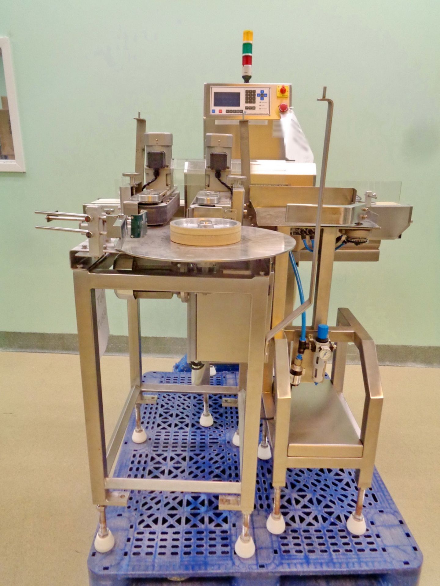 Technofour Electronics PVT.LTD Checkweigher, Model CW-3000, S/N 9741, maximum weight is 2kg