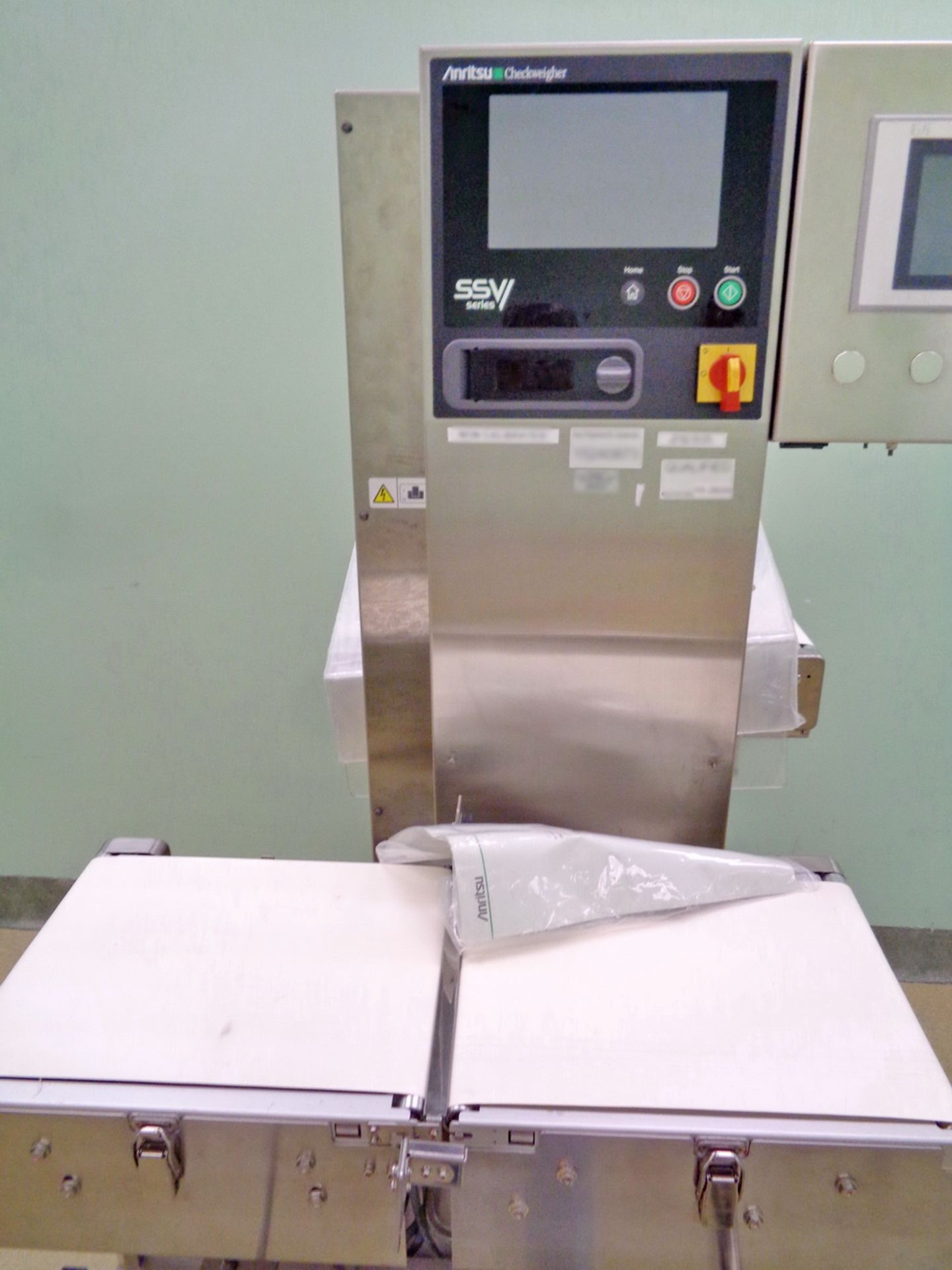 Anritsu Checkweigher, Model SSV, S/N 4600167538, new 2012, max 3000 g, min 6 g, d=0.05 - Image 3 of 6