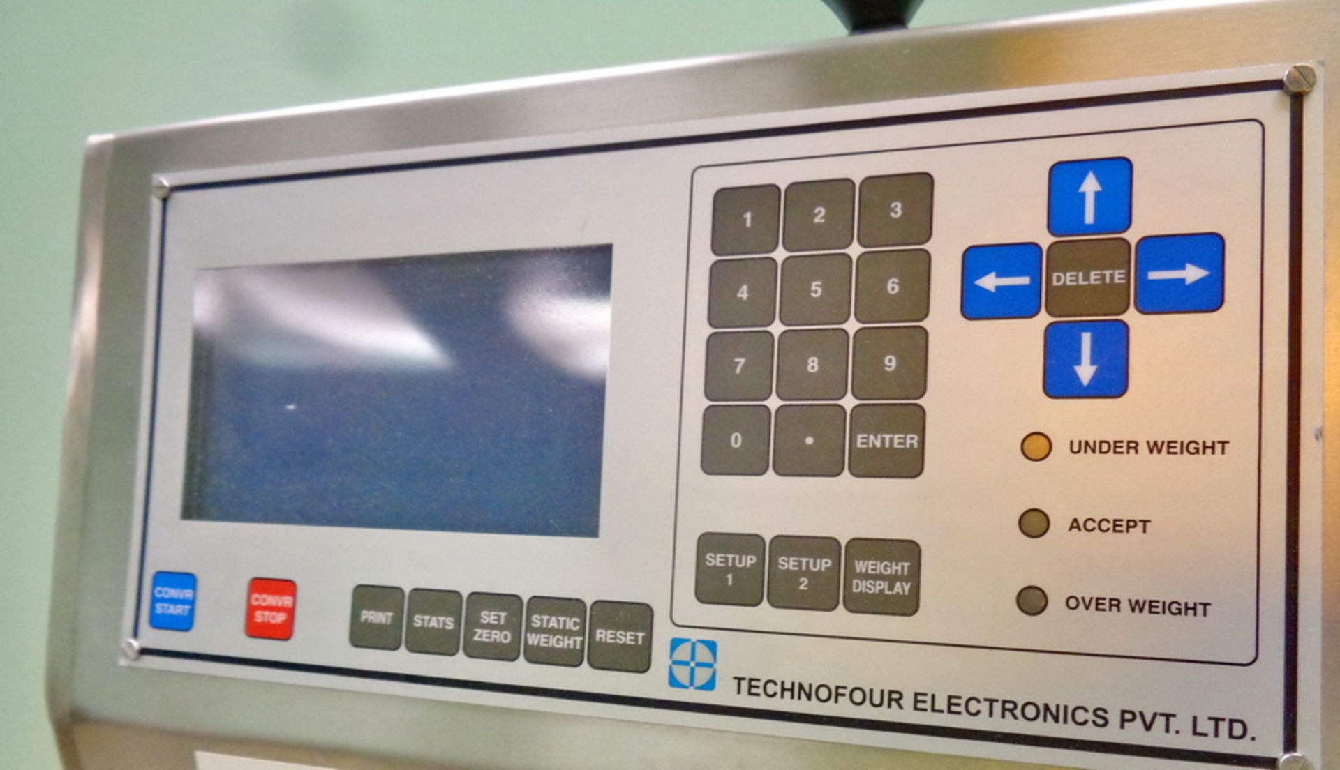 Technofour Electronics PVT.LTD Checkweigher, Model CW-3000, S/N 9741, maximum weight is 2kg - Image 3 of 8