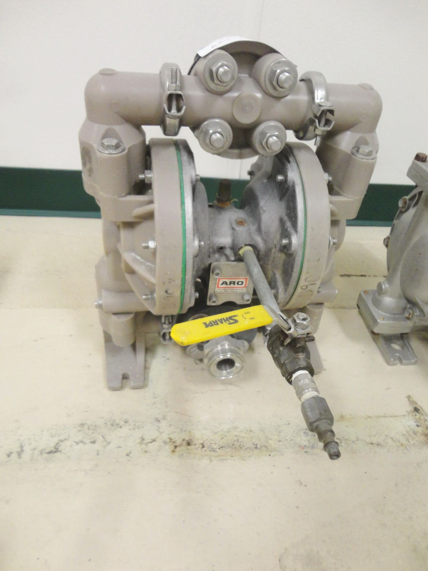 ARO PNEUMATIC DOUBLE DIAPHRAGM PUMP