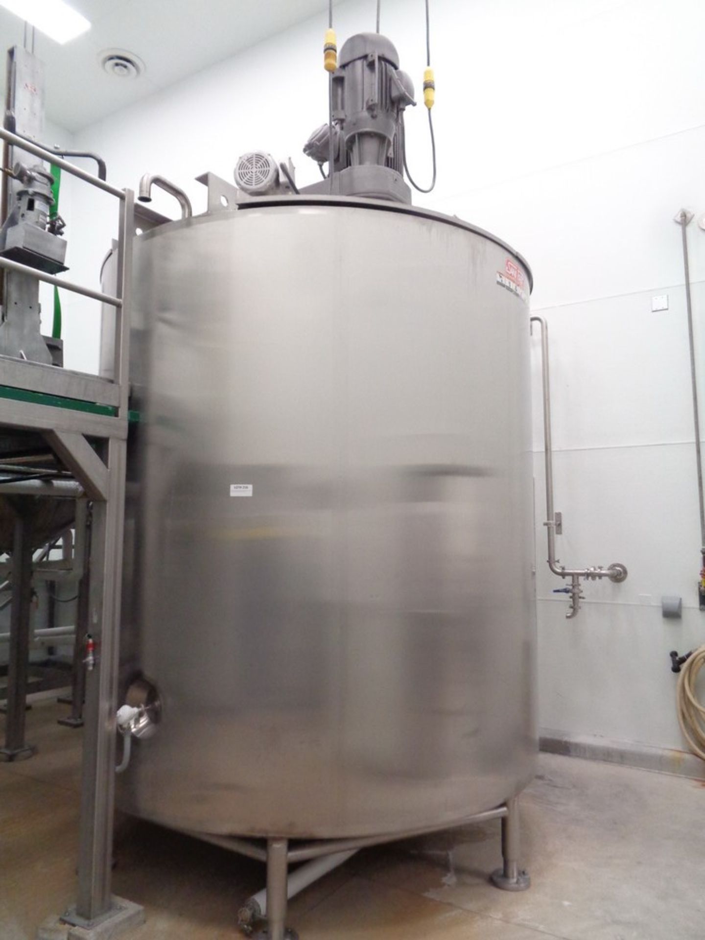 SANI FAB 3,000 GAL TRIPLE MOTION JACKETED VERTICAL SS PROCESSING TANK (MIK-8), S/N G1352301 - Image 2 of 16