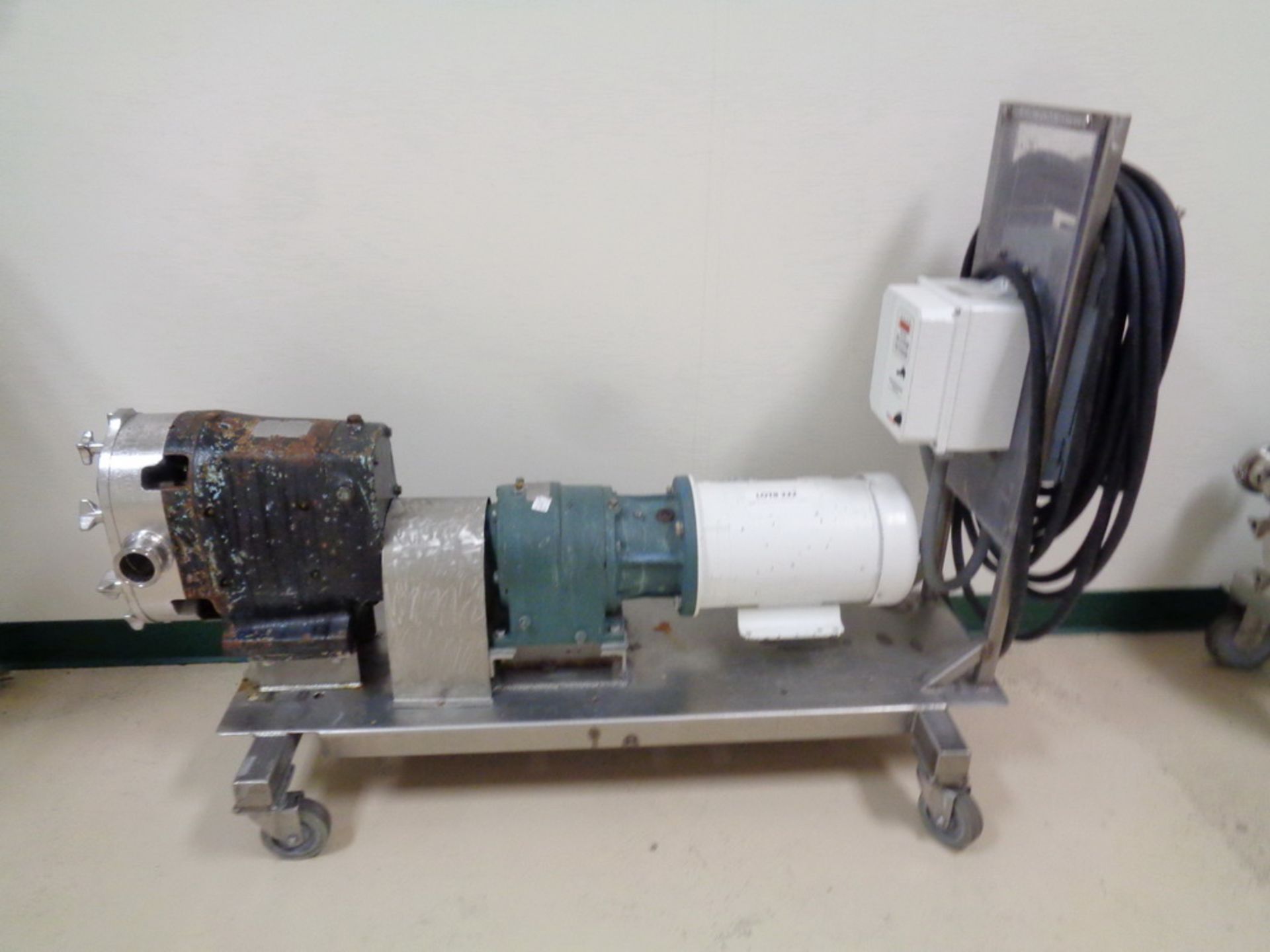 WAUKESHA POSITIVE DISPLACEMENT PUMP. SS CONTACT PARTS