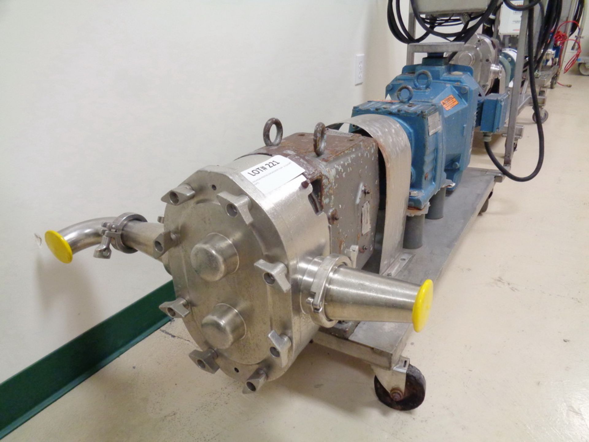 WAUKESHA POSITIVE DISPLACEMENT PUMP. SS CONTACT PARTS - Image 3 of 6