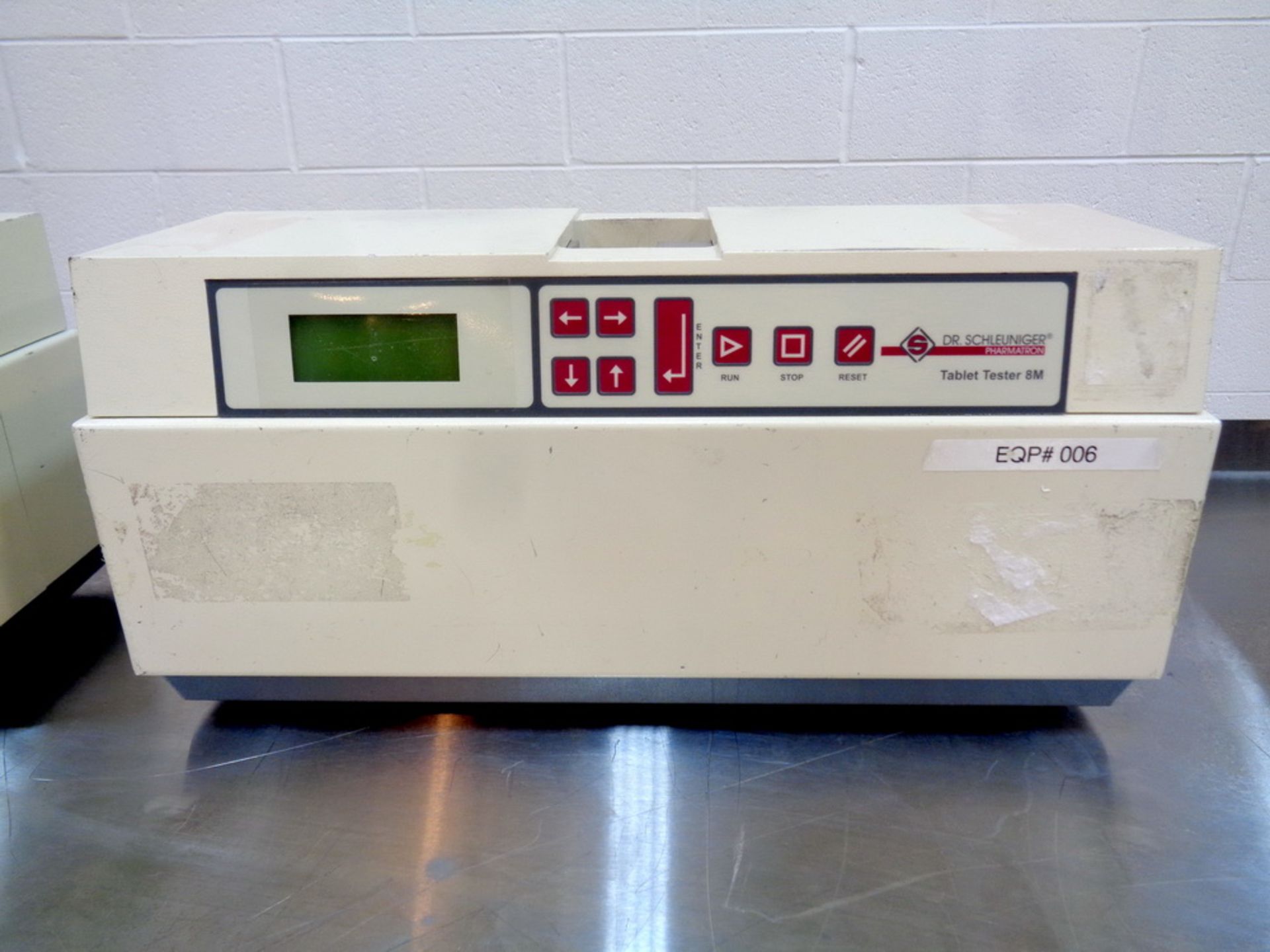 Dr. Schleuniger Tablet Hardness Tester, Model 8M