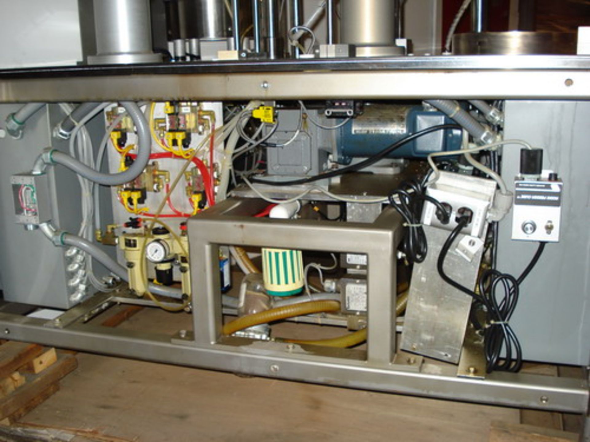 M&O Industries/Perry Monoblock Powder Filler and Capper, Model Monoblock, S/N P-216. - Image 18 of 20