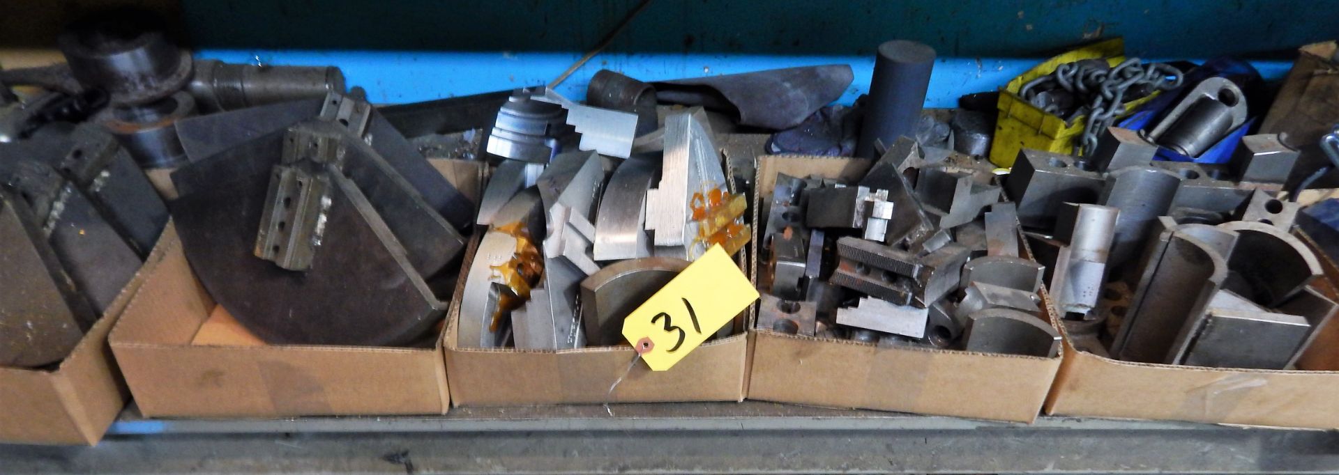 LOT OF ASSORTED JAW CHUCKS