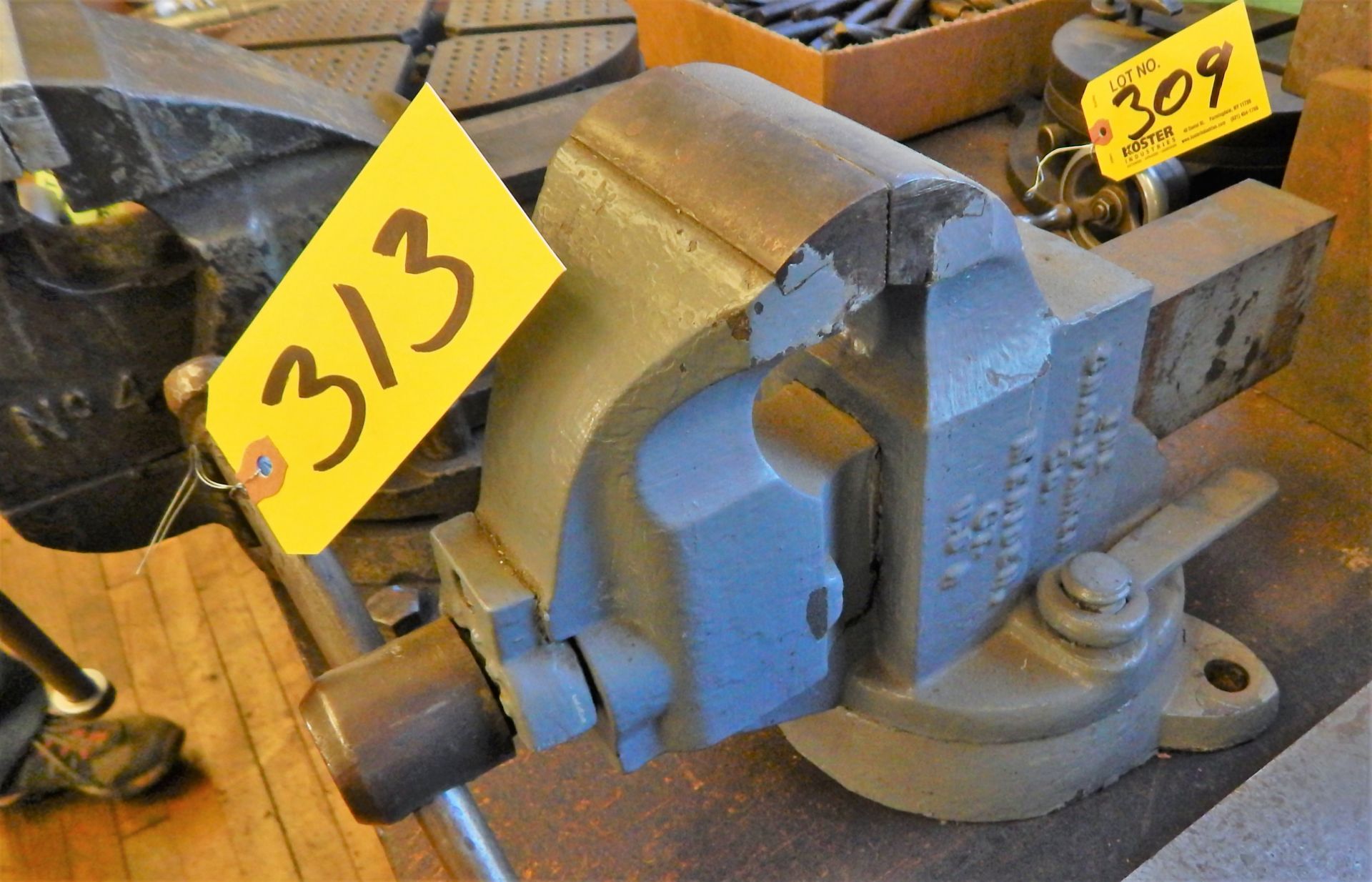 3-1/2" BENCH VISE BY CHAS PARKER