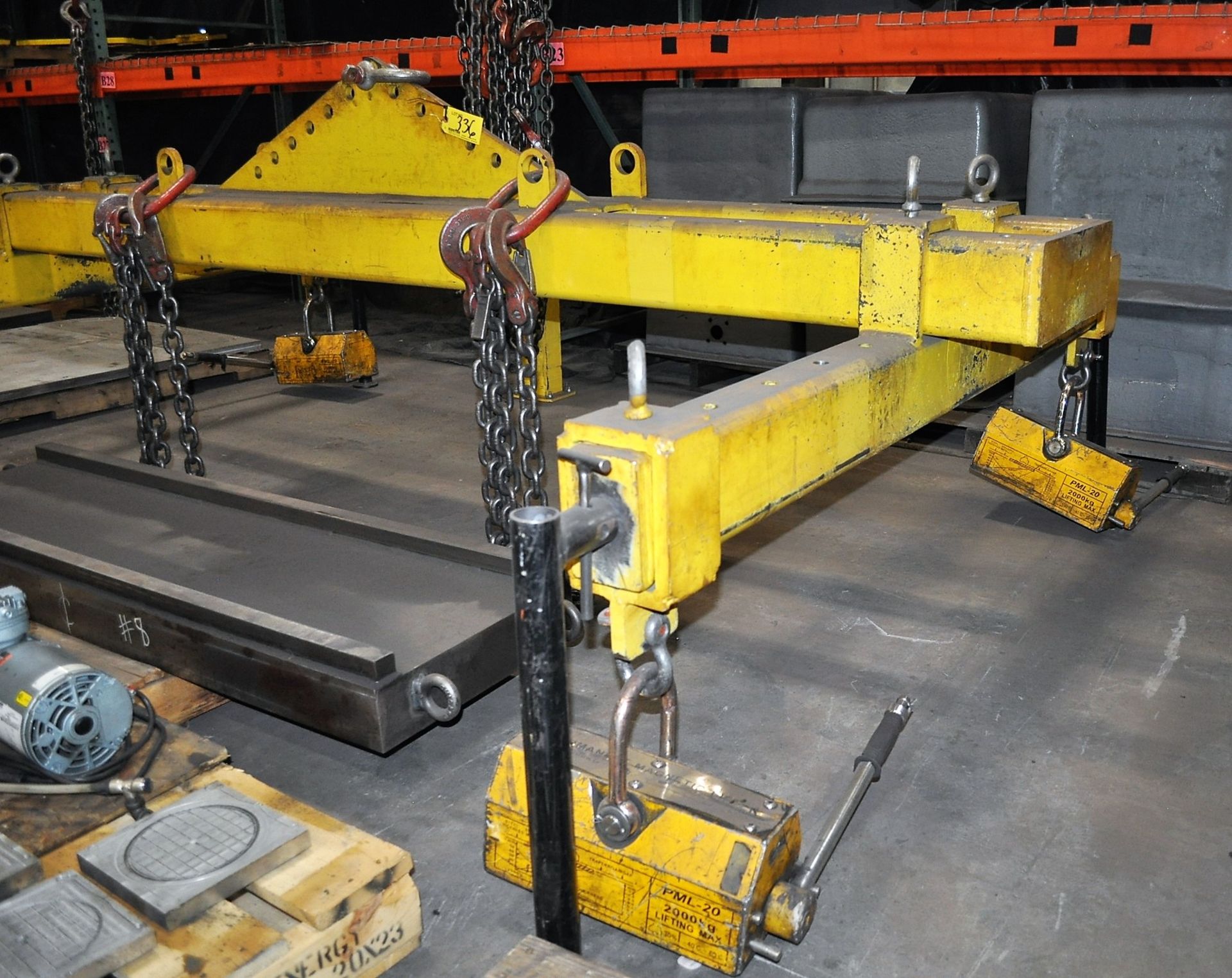 116" X 68" ADJUSTABLE LIFTING BEAM, WITH [4] PML20 2000kg LIFTING MAGNETS