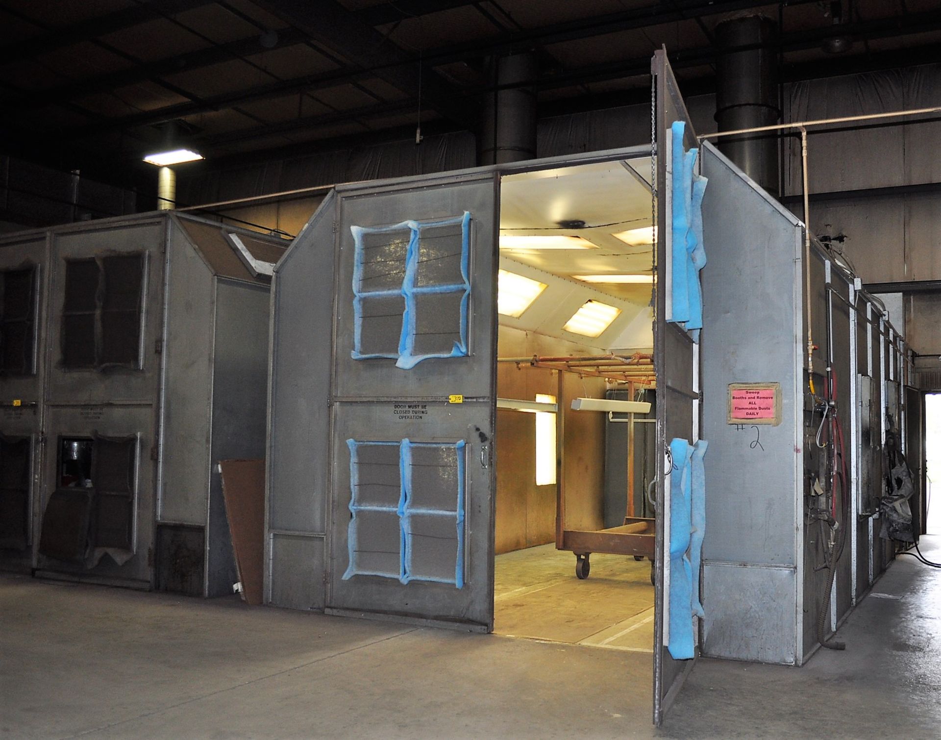 14' WIDE X 27' LONG X 12' HIGH PAINT BOOTH, DOUBLE DOOR, REAR EXHAUST SYSTEM - Image 2 of 4