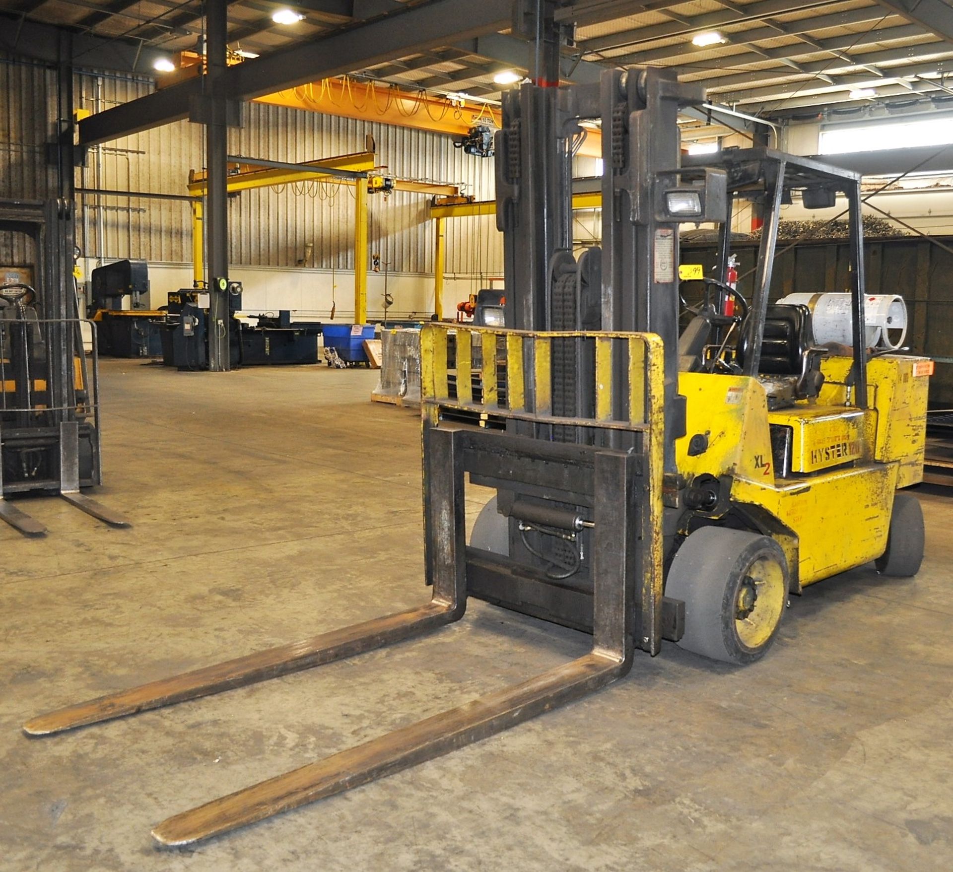 HYSTER MDL. S120XLS 11,700# CAPACITY PROPANE FORKLIFT TRUCK, WITH 184" LIFT, SOLID TIRES, SIDE