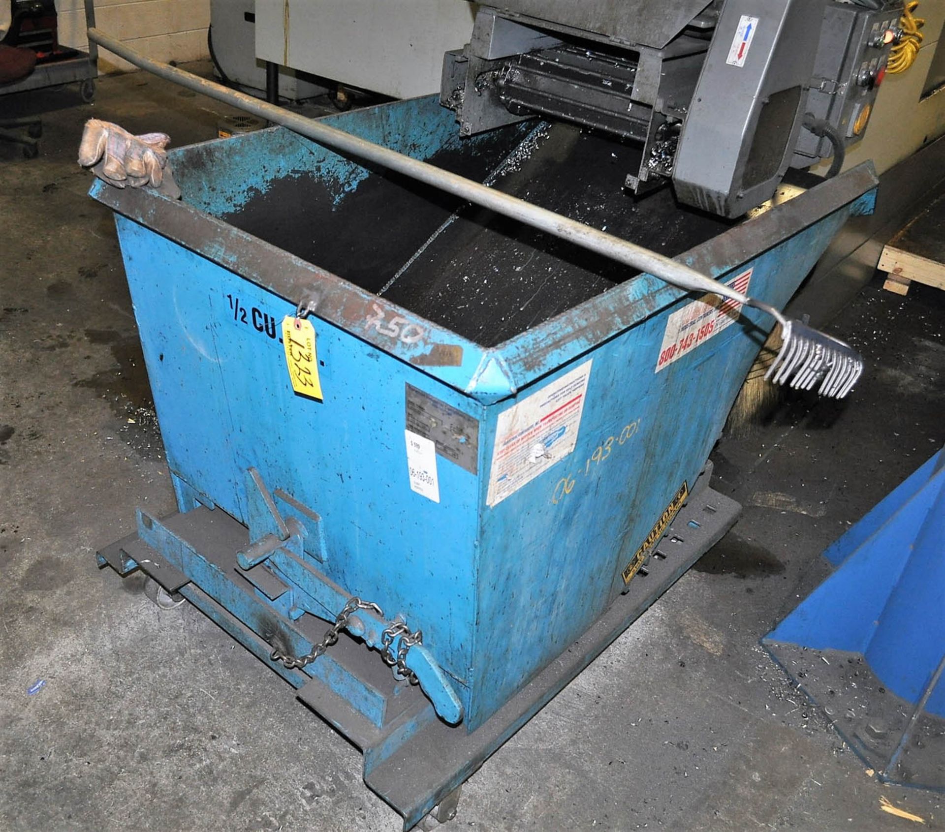 1/2-YARD SELF DUMPING HOPPER