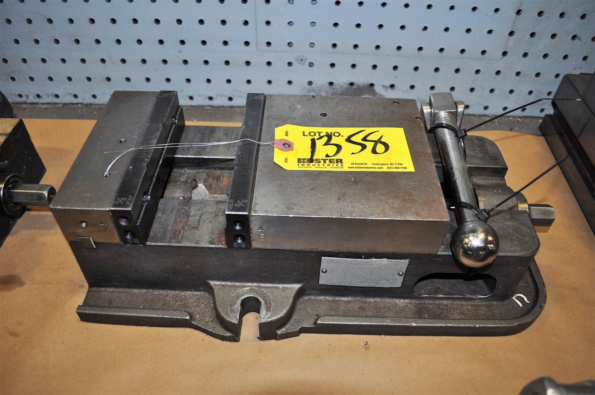 6" MACHINE VISE