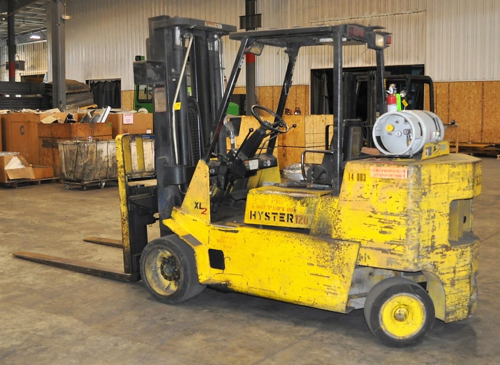 HYSTER MDL. S120XLS 11,700# CAPACITY PROPANE FORKLIFT TRUCK, WITH 184" LIFT, SOLID TIRES, SIDE - Image 2 of 5