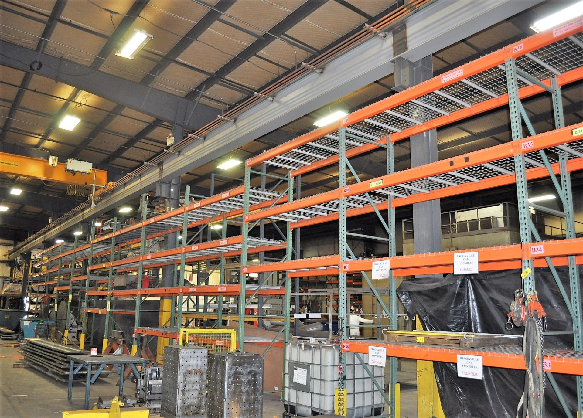 ROW OF TEAR-DROP TYPE PALLET RACKING, WITH [21] 14' X 42" DEEP UPRIGHTS, [154] 96" CROSS RAILS, WIRE - Image 2 of 3