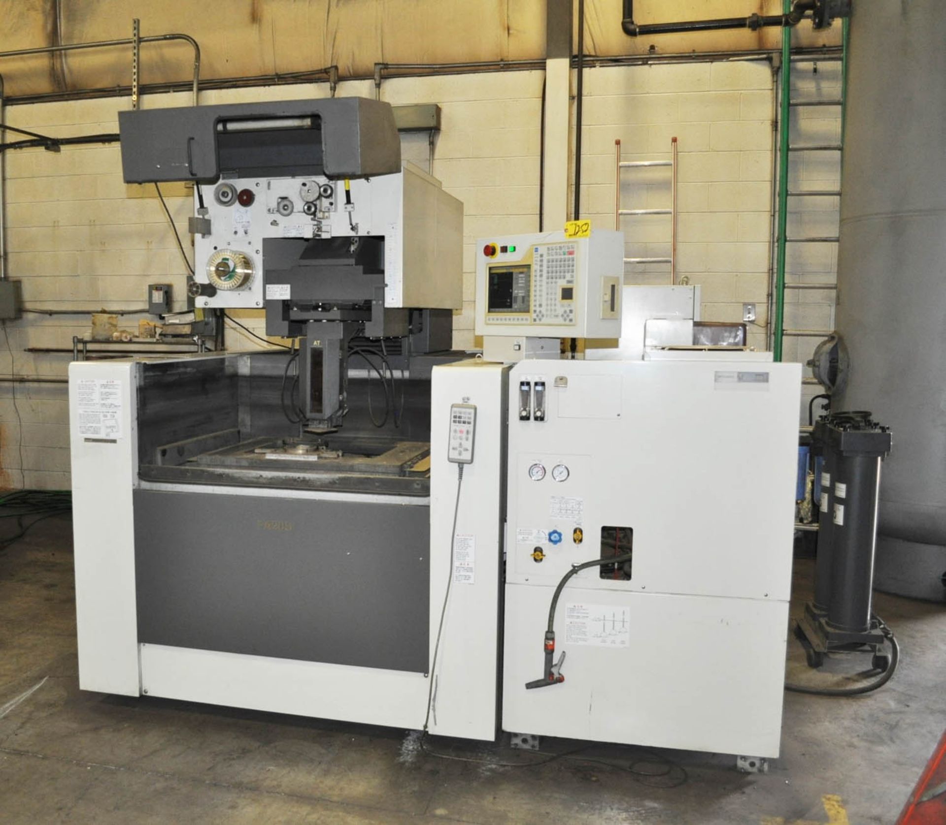 MITSUBISHI MDL. FA20S CNC WIRE EDM, WITH 41.3" X 31.5" X 11.3" MAX WORKPIECE, 3300# MAX WORK WEIGHT, - Image 2 of 7