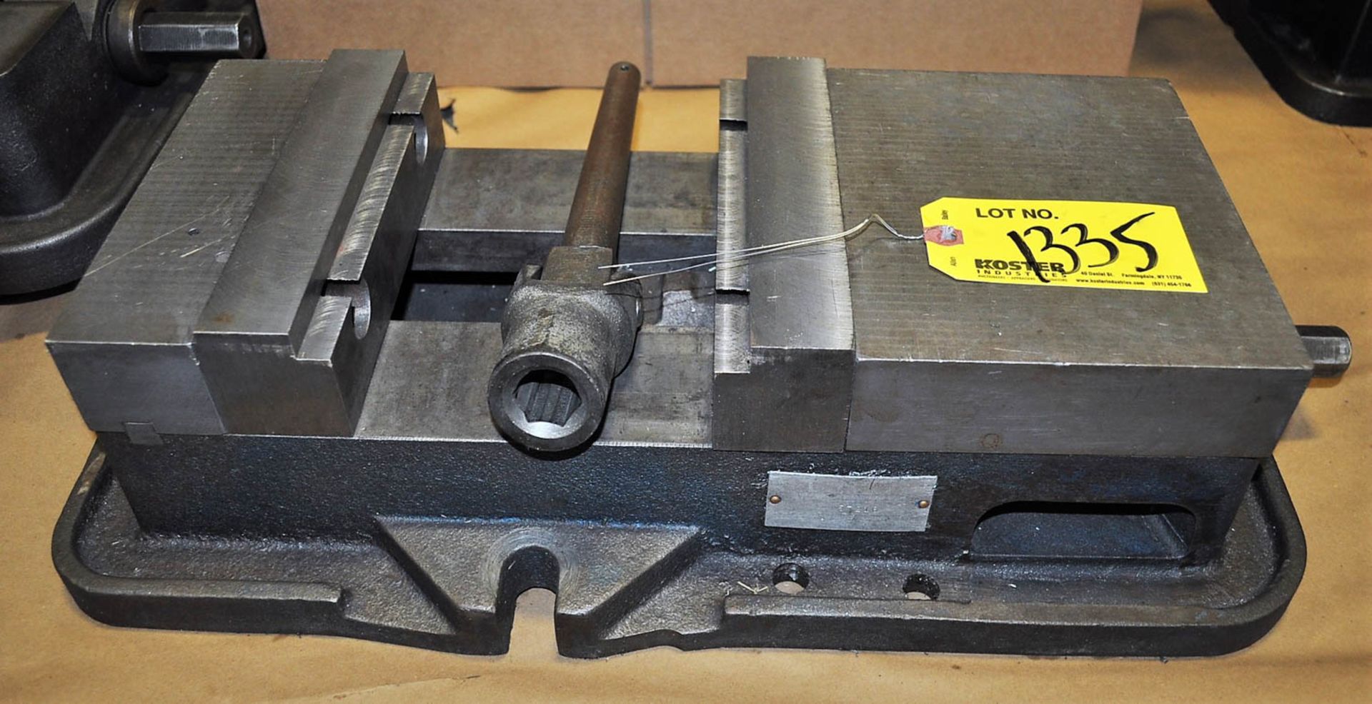 8" MACHINE VISE