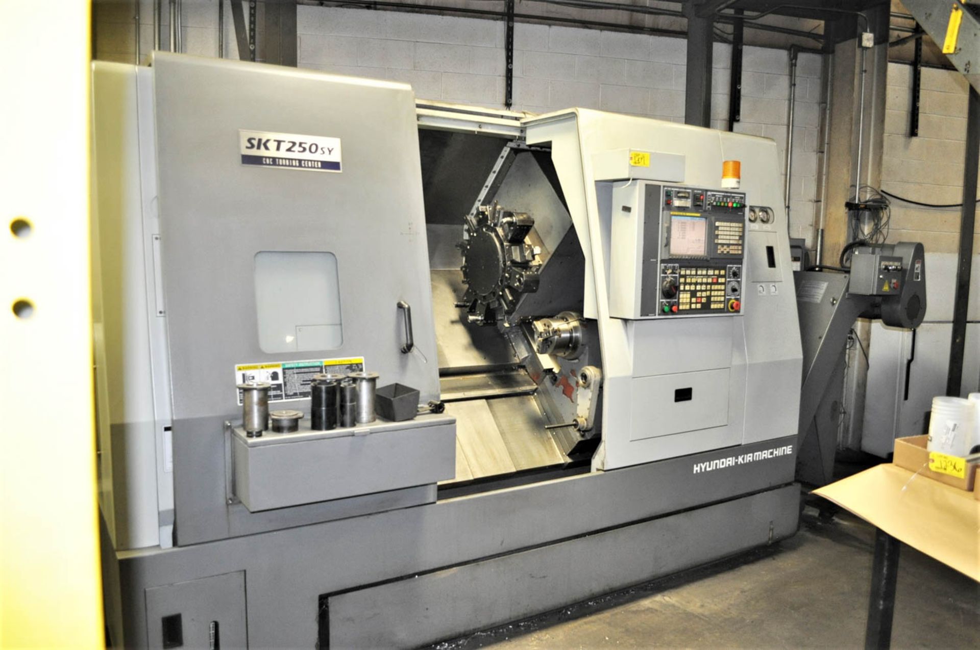 HYUNDAI KIA MDL. SKT250SY CNC TURNING CENTER, WITH SUB-SPINDLE, C/Y AXIS, LIVE MILLING, FANUC