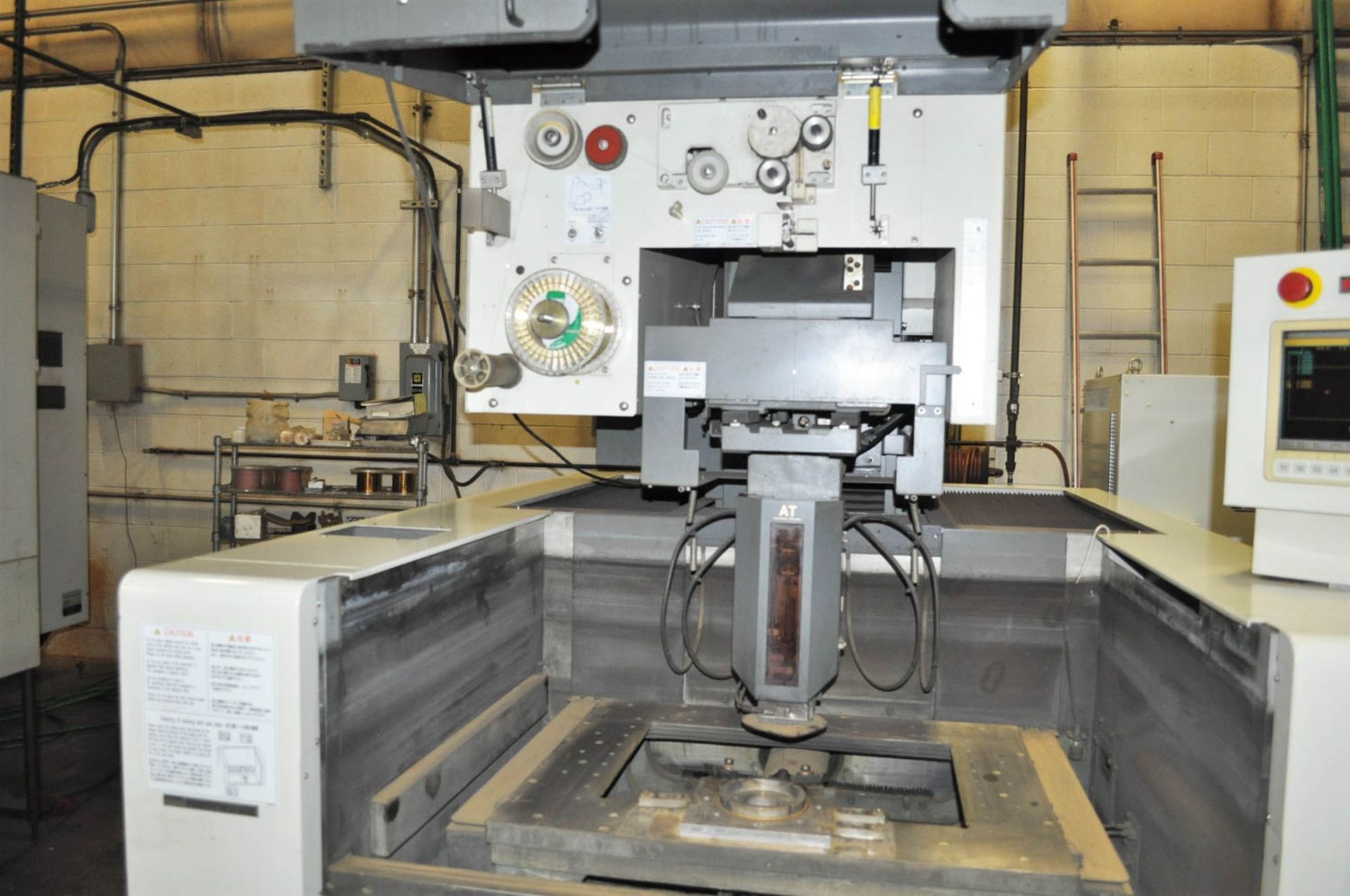 MITSUBISHI MDL. FA20S CNC WIRE EDM, WITH 41.3" X 31.5" X 11.3" MAX WORKPIECE, 3300# MAX WORK WEIGHT, - Image 3 of 7