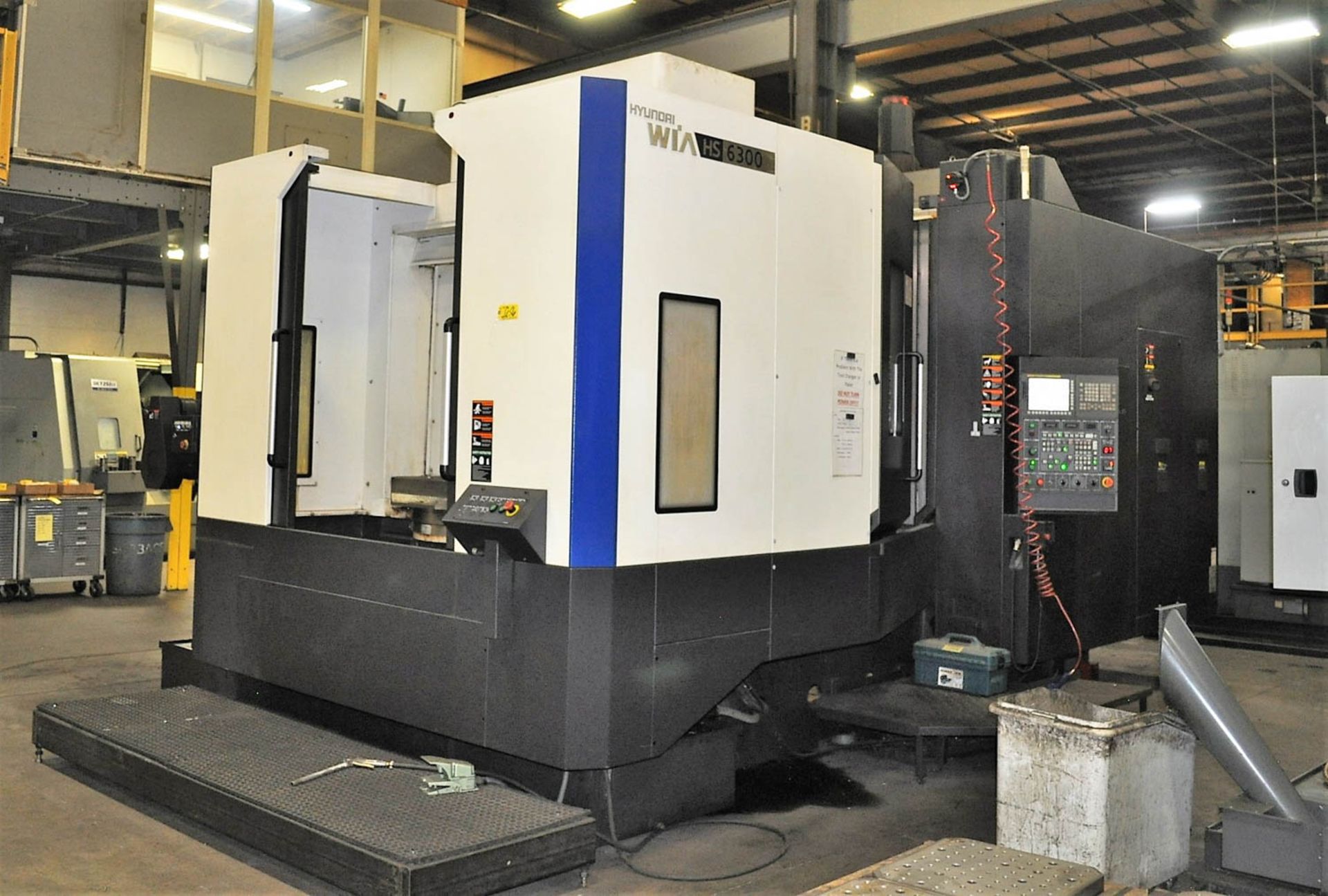 HYUNDAI KIA MDL. HS6300 CNC HORIZONTAL MACHINING CENTER, WITH FANUC 31iA CNC CONTROL, TRAVELS: X- - Image 7 of 10