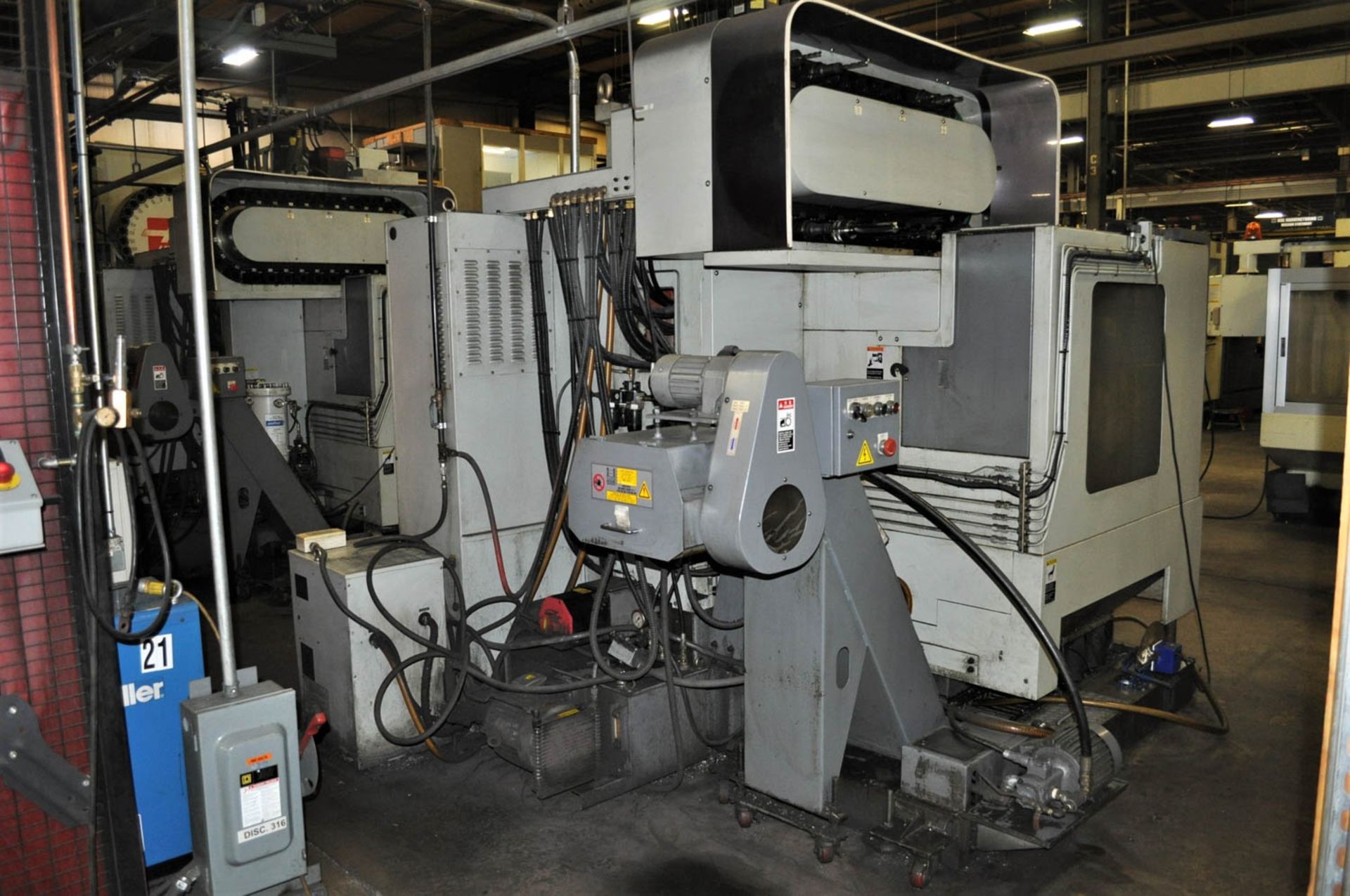 HYUNDAI KIA MDL. KV45 CNC HORIZONTAL MACHINING CENTER, WITH FANUC 0iMC CNC CONTROL, TRAVELS: X-31. - Image 5 of 8