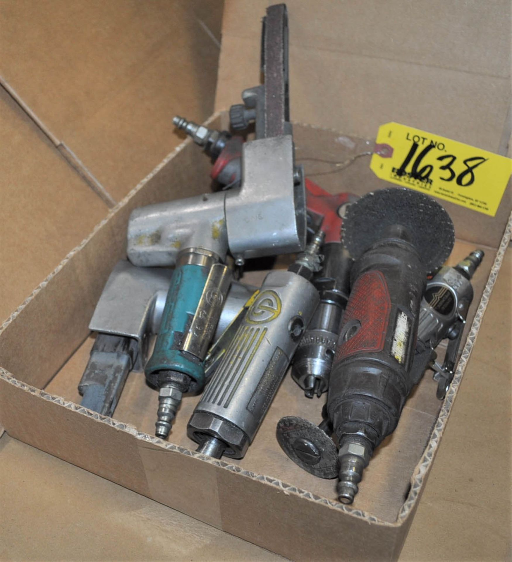 LOT OF ASSORTED PNEUMATIC HAND TOOLS