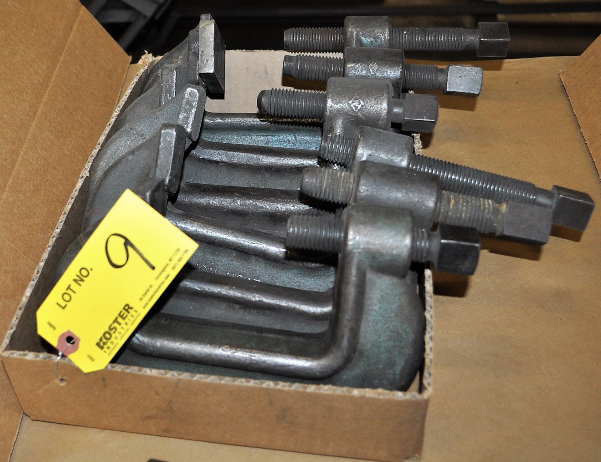 LOT OF HEAVY DUTY C-CLAMPS