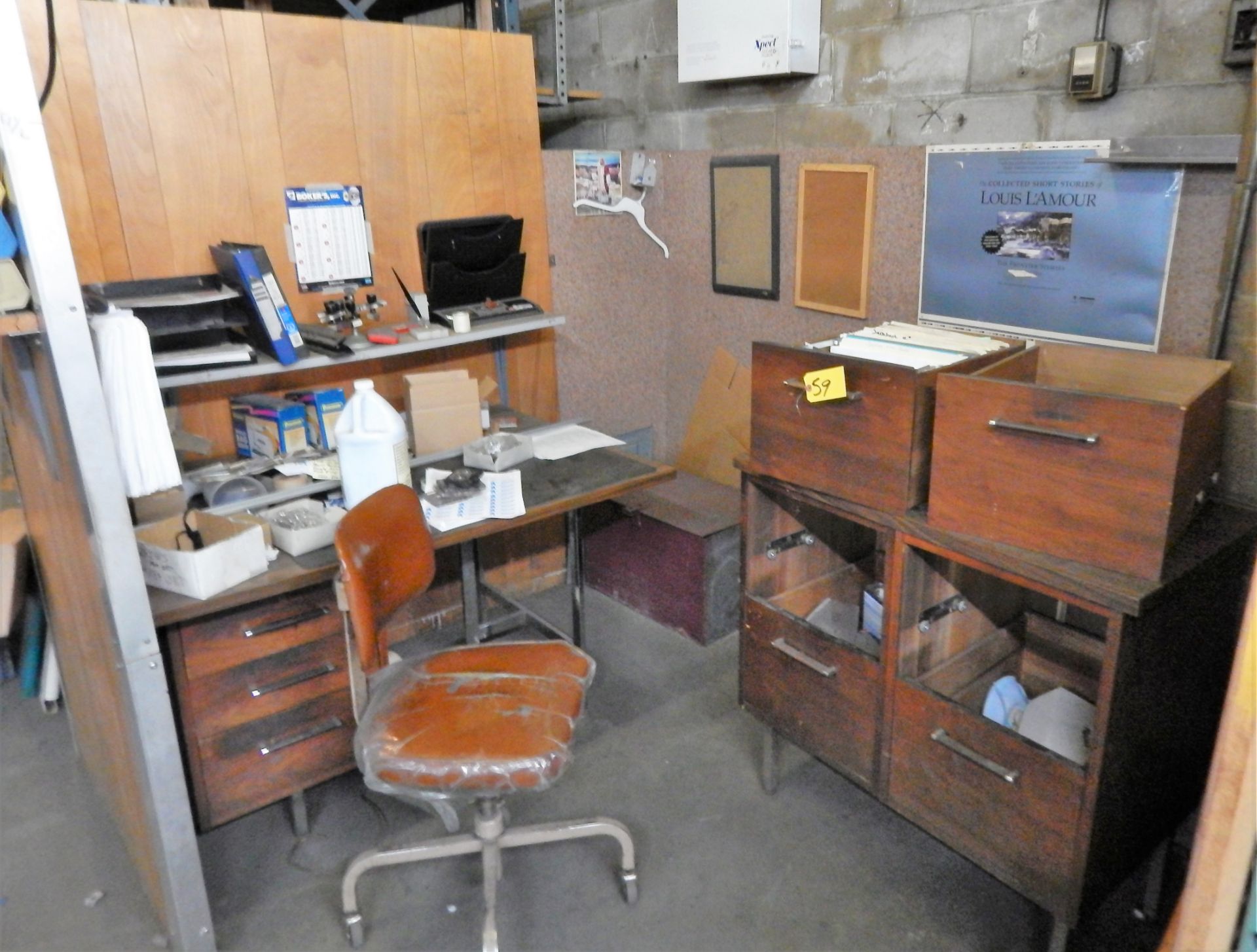 CONTENTS OF CORNER DESK, CABINET