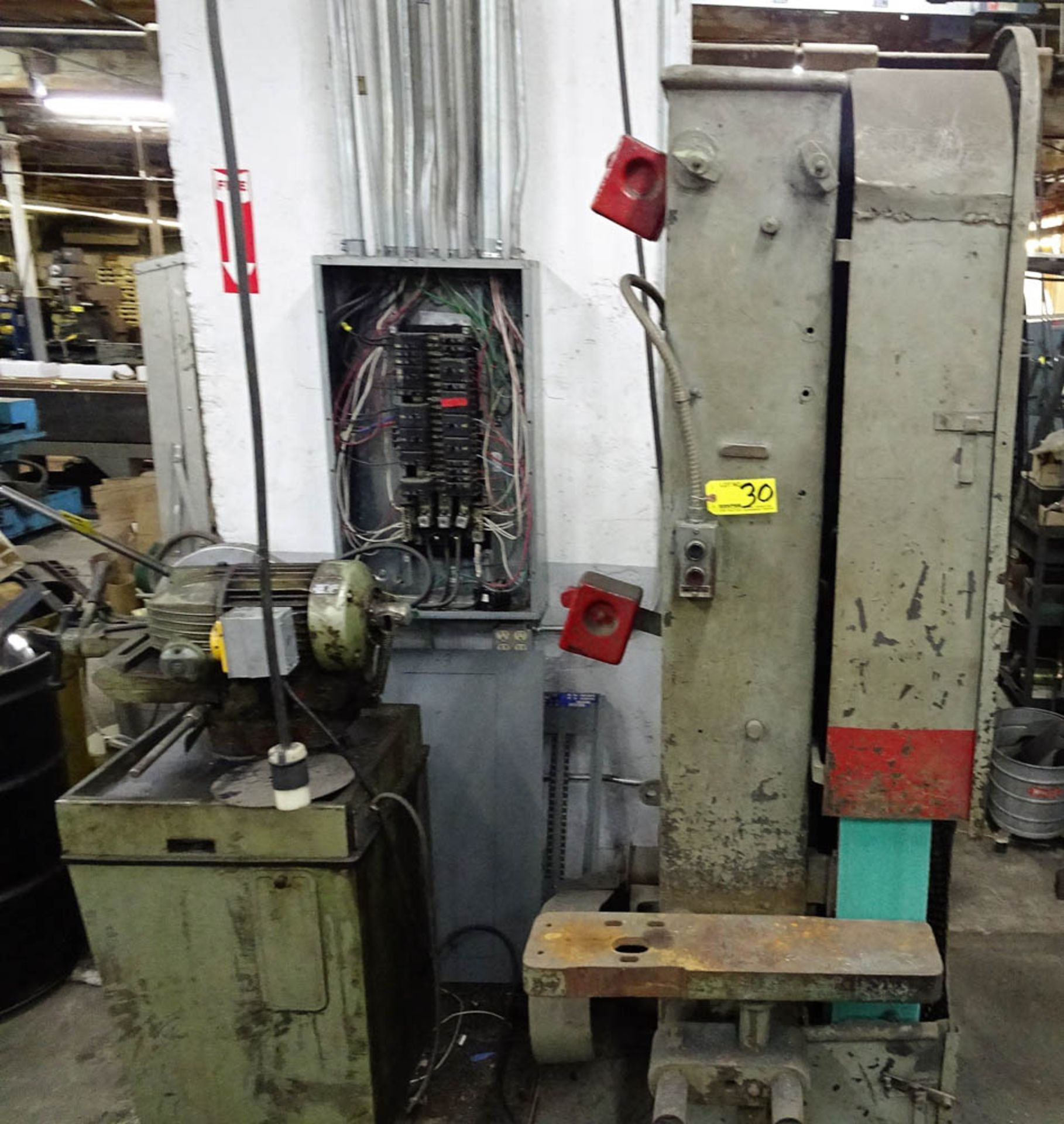 VERTICAL BELT SANDER, APPROXIMATELY 6' X 6"