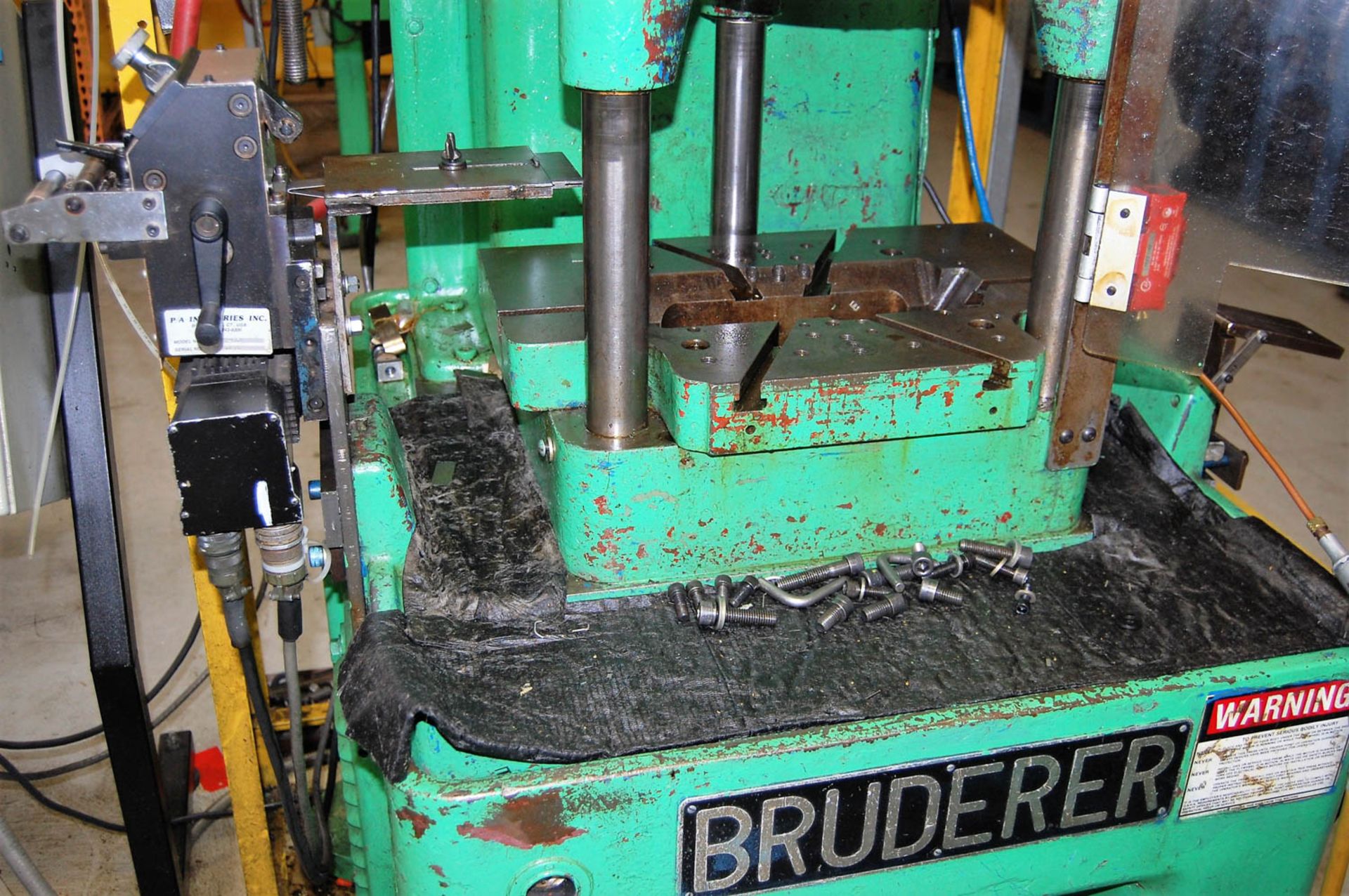 30 TON BRUDERER "BSTA 30" 3-POST HIGH PSEED PRESS, WITH VARI-SPEED, DUAL PALMS, 100-600 SPM, 16-40mm - Image 6 of 8