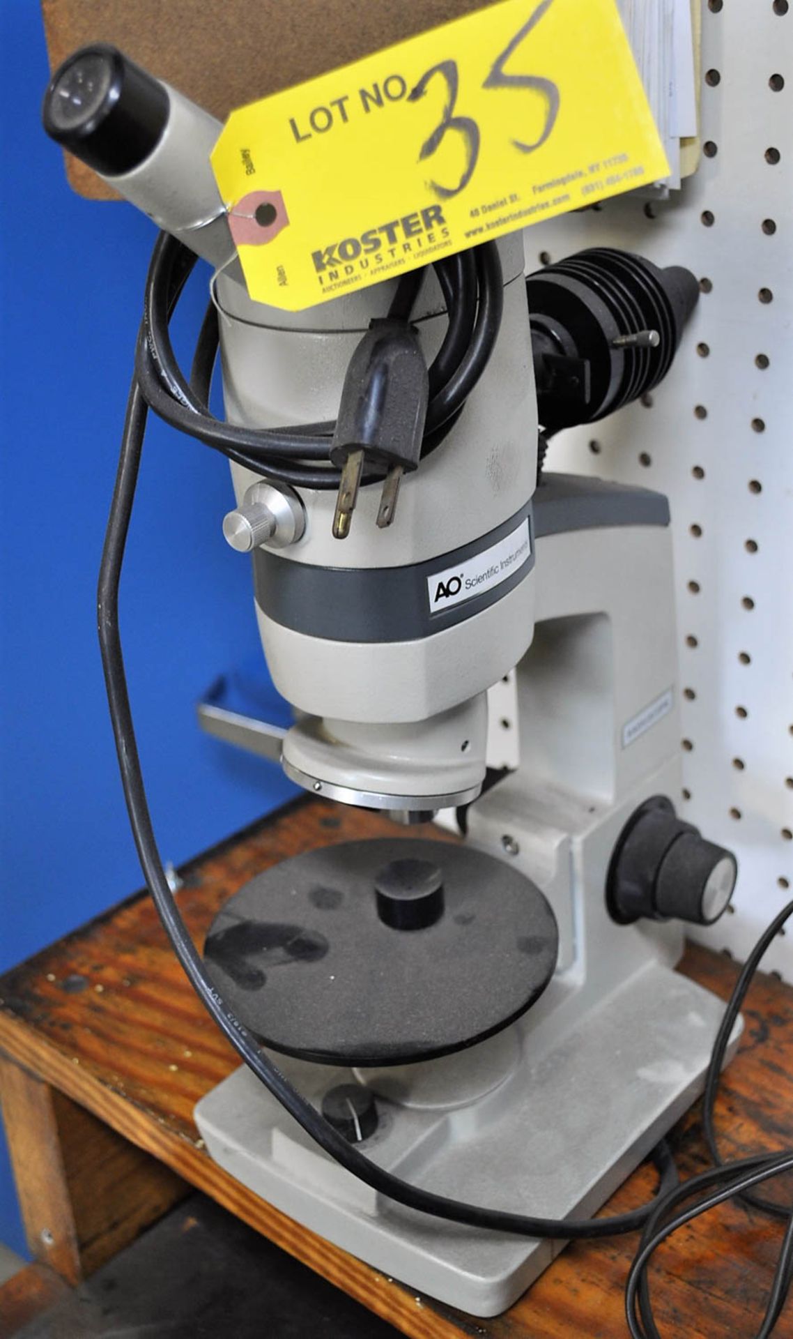 A.O. RAIUSCOPE MICROSCOPE