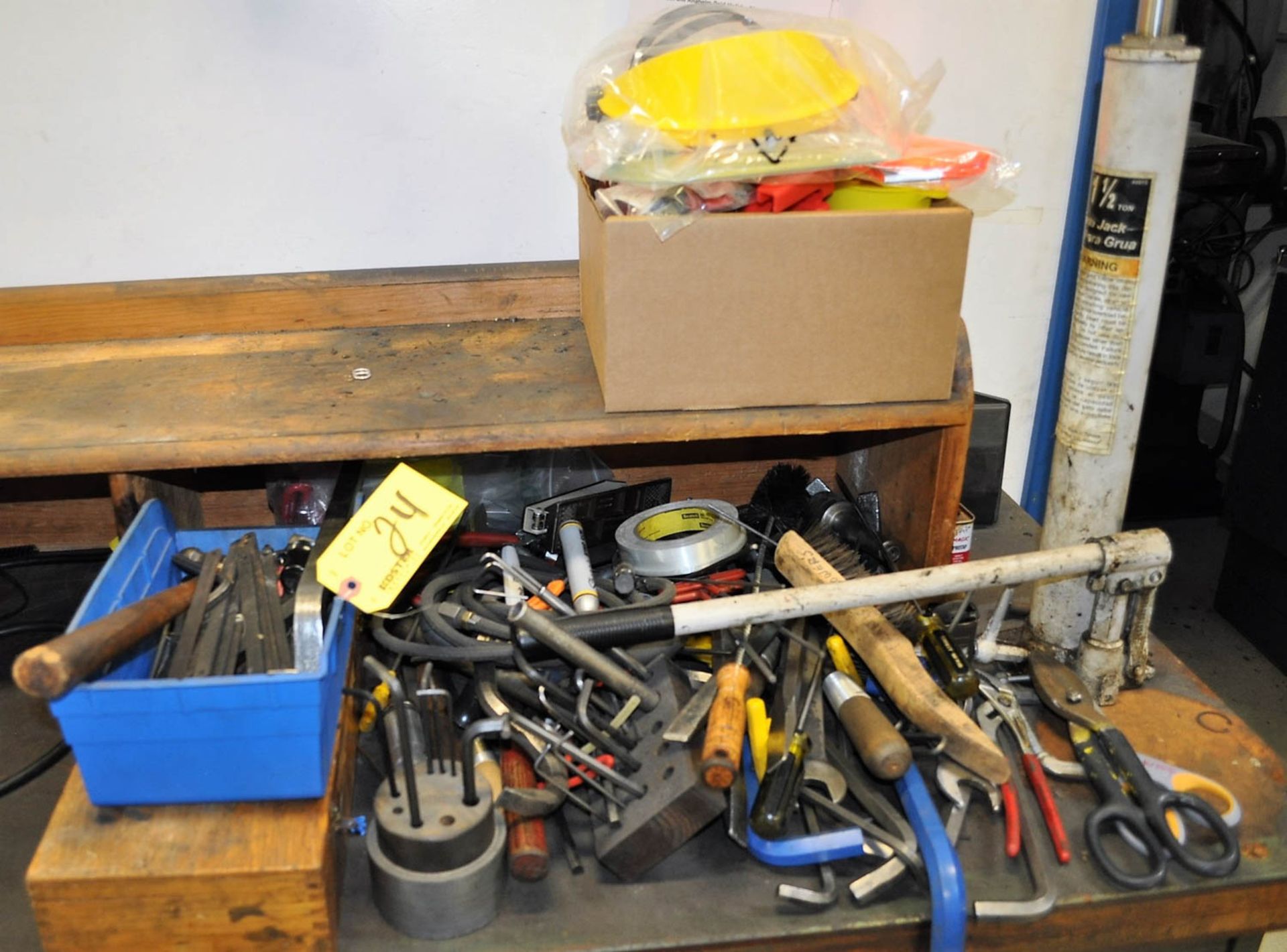 LOT OF ASSORTED HAND TOOLS