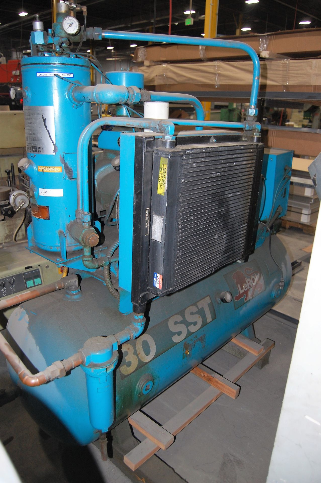 LeROI MDL. 30SST 30HP TANK MOUNTED HORIZONTAL PISTON TYPE AIR COMPRESSOR, WITH DRESSER MDL. A219-107 - Image 2 of 5