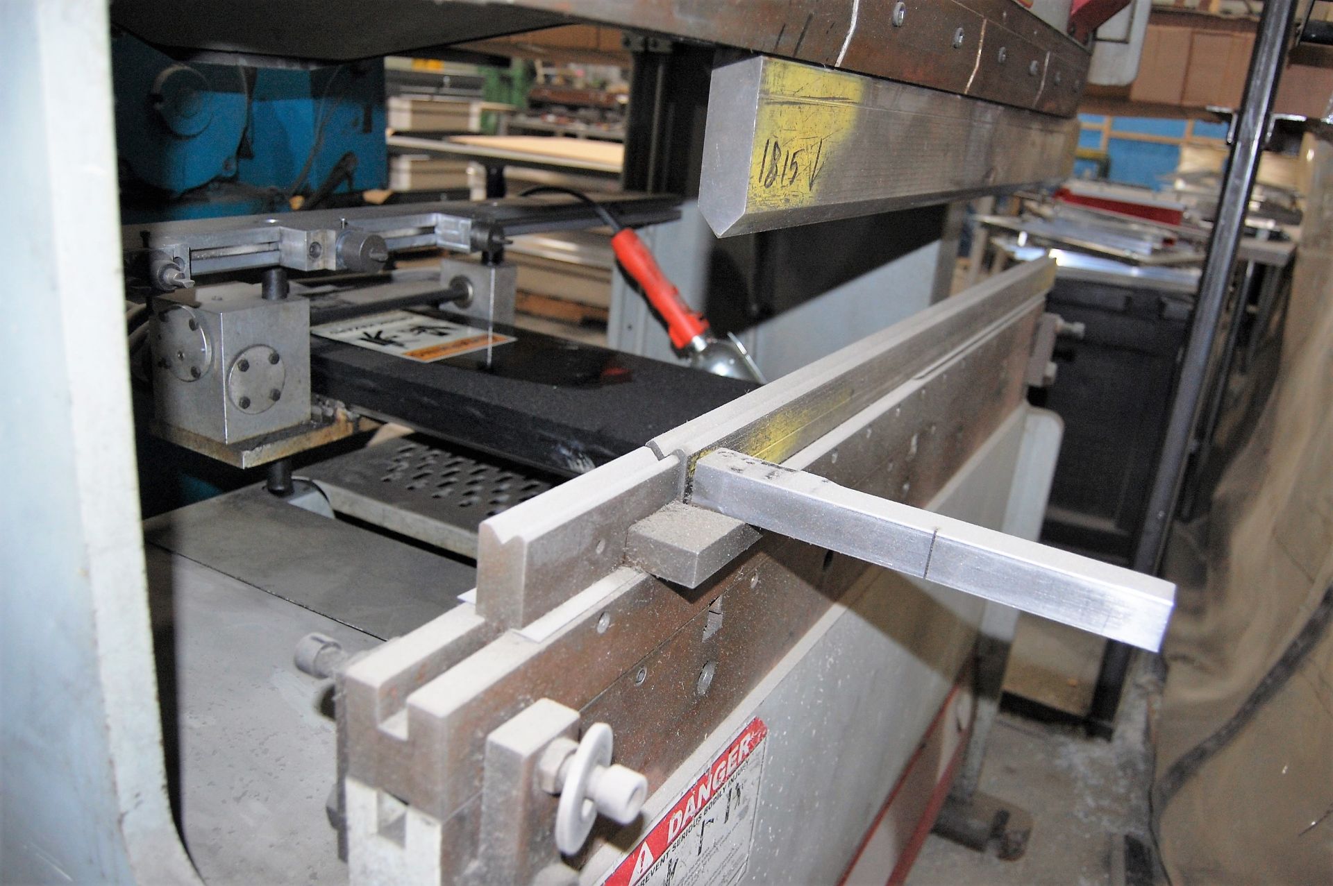 25 TON X 4' ACCURPRESS MDL. 7254 CNC PRESS BRAKE, WITH ACCURPRESS ETS 250 CONTROL, CONTROL STAND, - Image 4 of 11