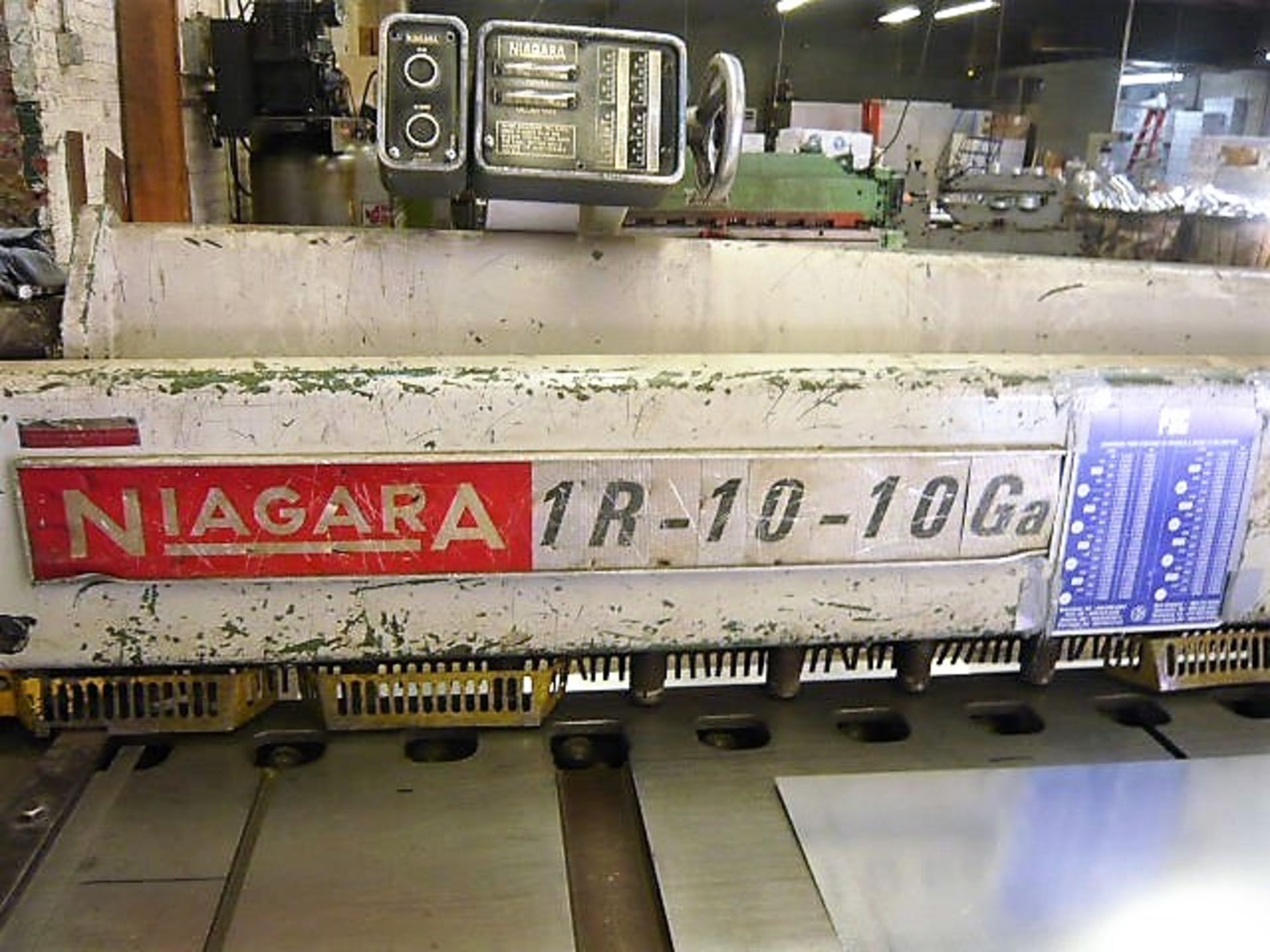 10ga X 10' NIAGARA MDL. 1R-10-10 MECHANICAL POWER SHEAR, WITH SQUARING ARM, FRONT OPERATED POWER - Image 4 of 8